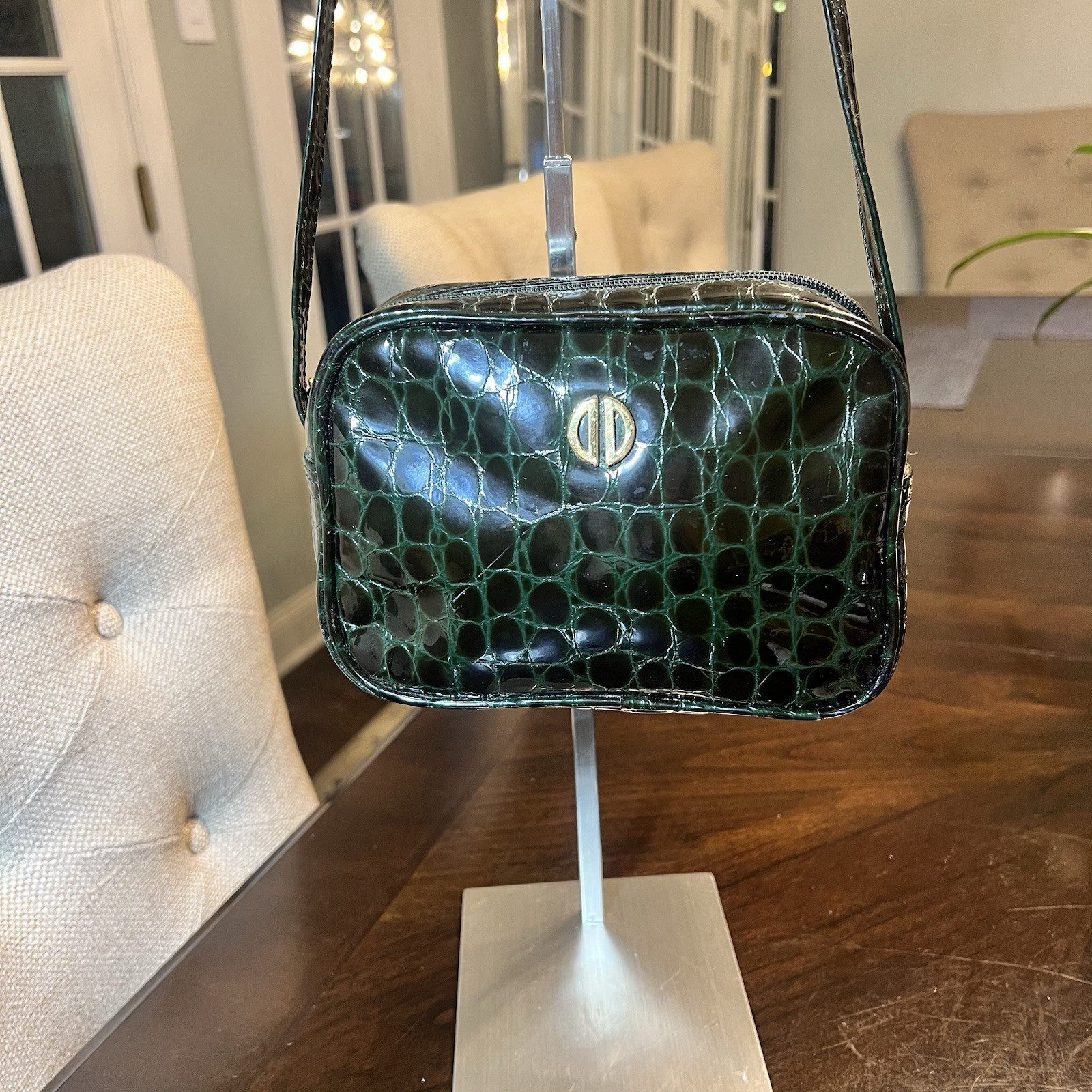 David Dart Green Embossed Patent Leather Croc Pattern Purse Crossbody Handbag