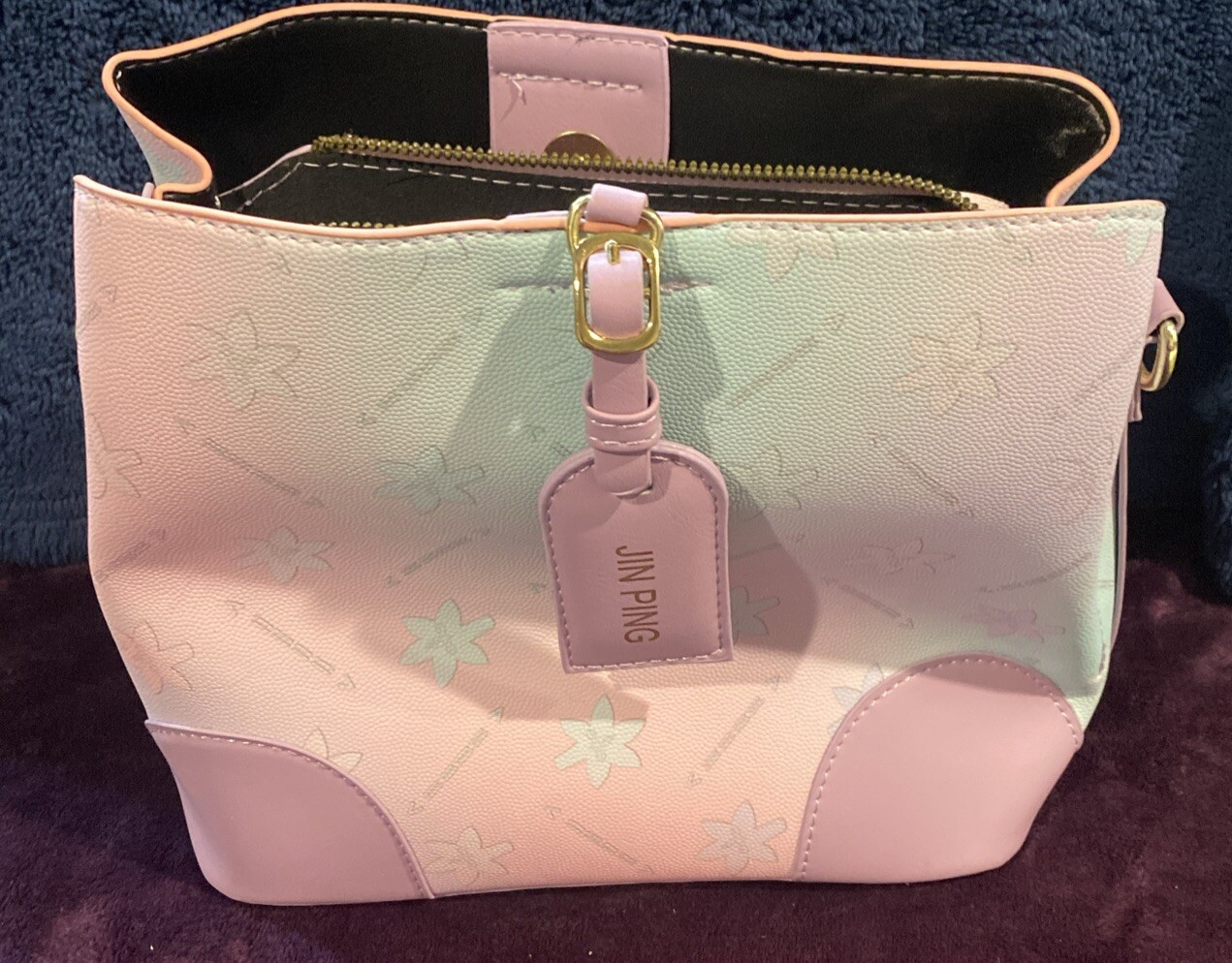 NWOT Ombré Bucket Handbag