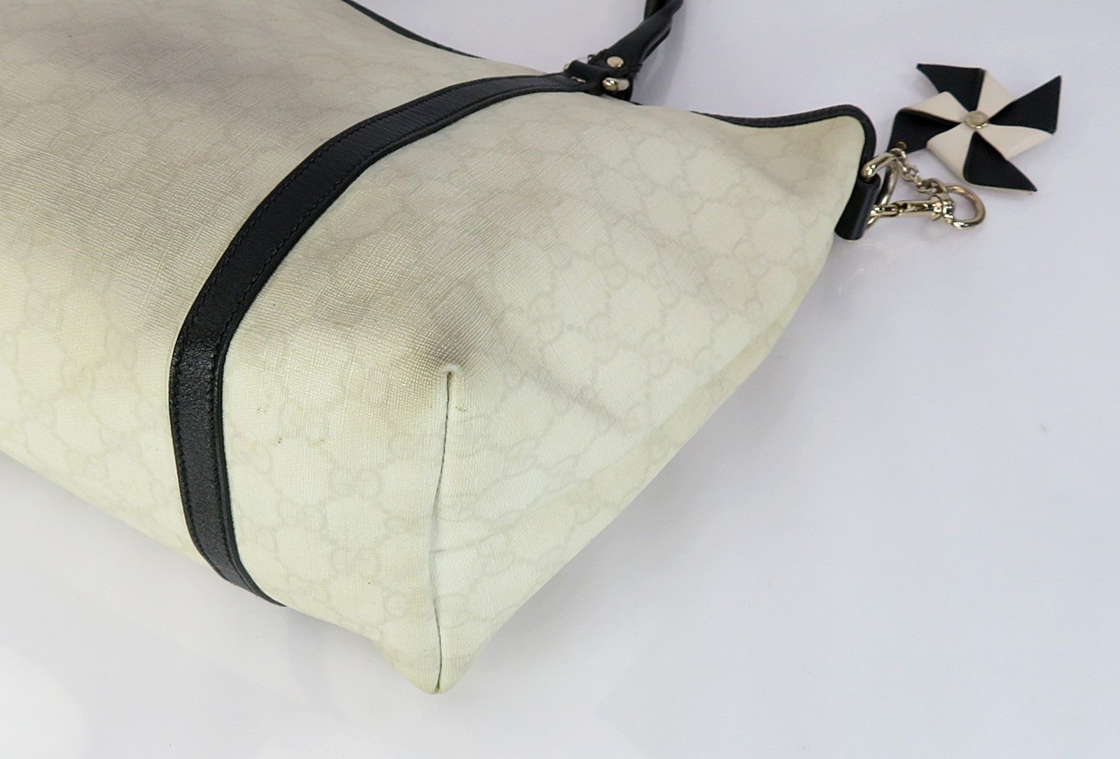 Auth GUCCI White GG PVC Supreme Canvas and Black Leather Tote Bag Purse #62544
