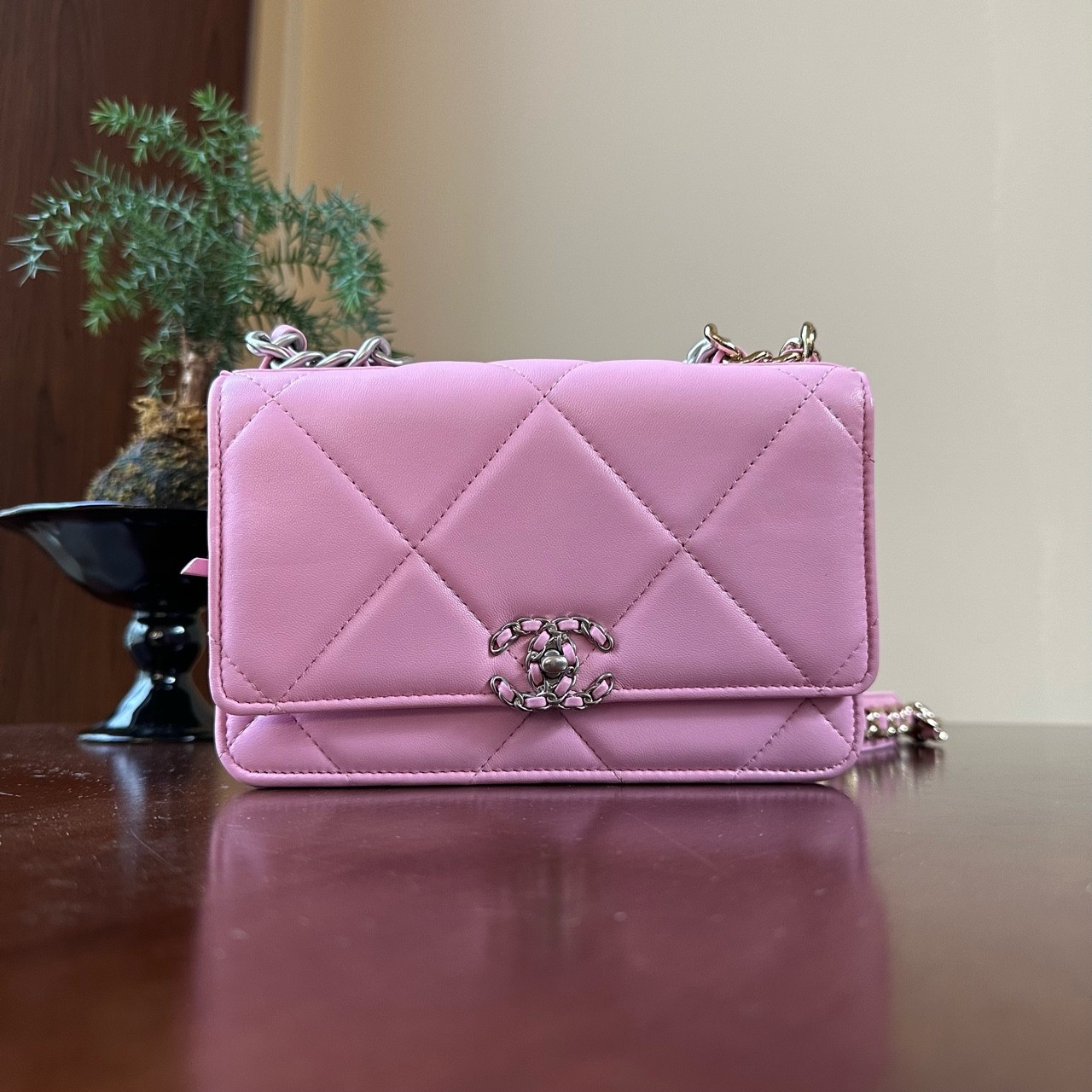 Chanel 23P 19bag WOC Pink Purple Lambskin Chain Wallet Gold Hardware Duty Paid
