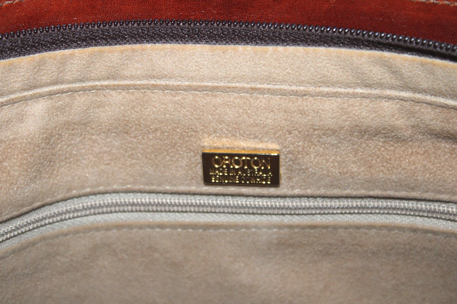 Oroton Brown Australian Cowhide Leather Adj. Crossbody/Shoulder Zippered Purse