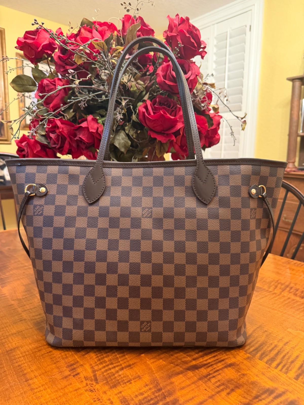 Authentic Louis Vuitton Neverfull MM with Pouch & Original Box, Dustbag & Bag