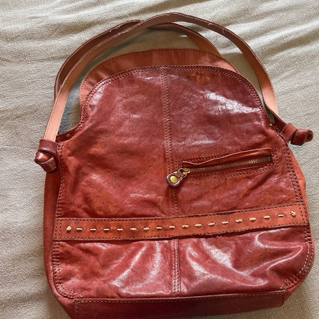 Lucky Brand Brown Shoulder Bag Shoulder Strap Zip Closure Lined Inner Pockets