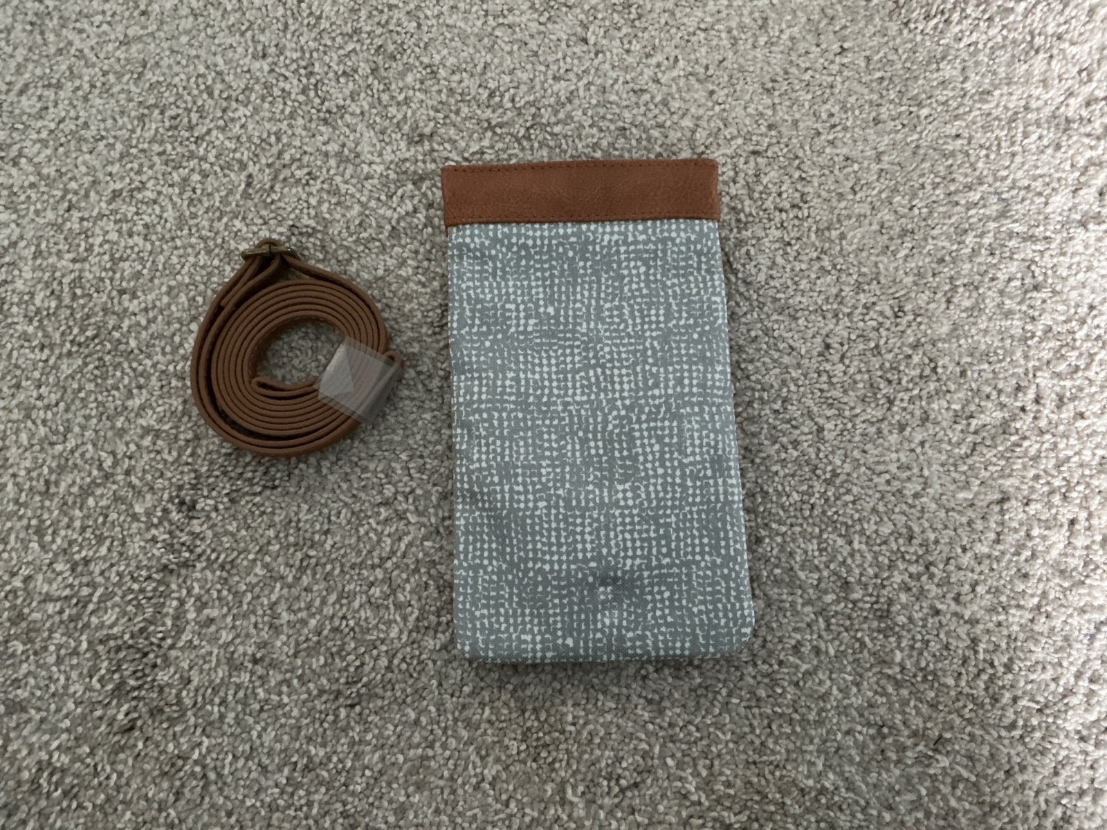 thirty one dialed in phone purse