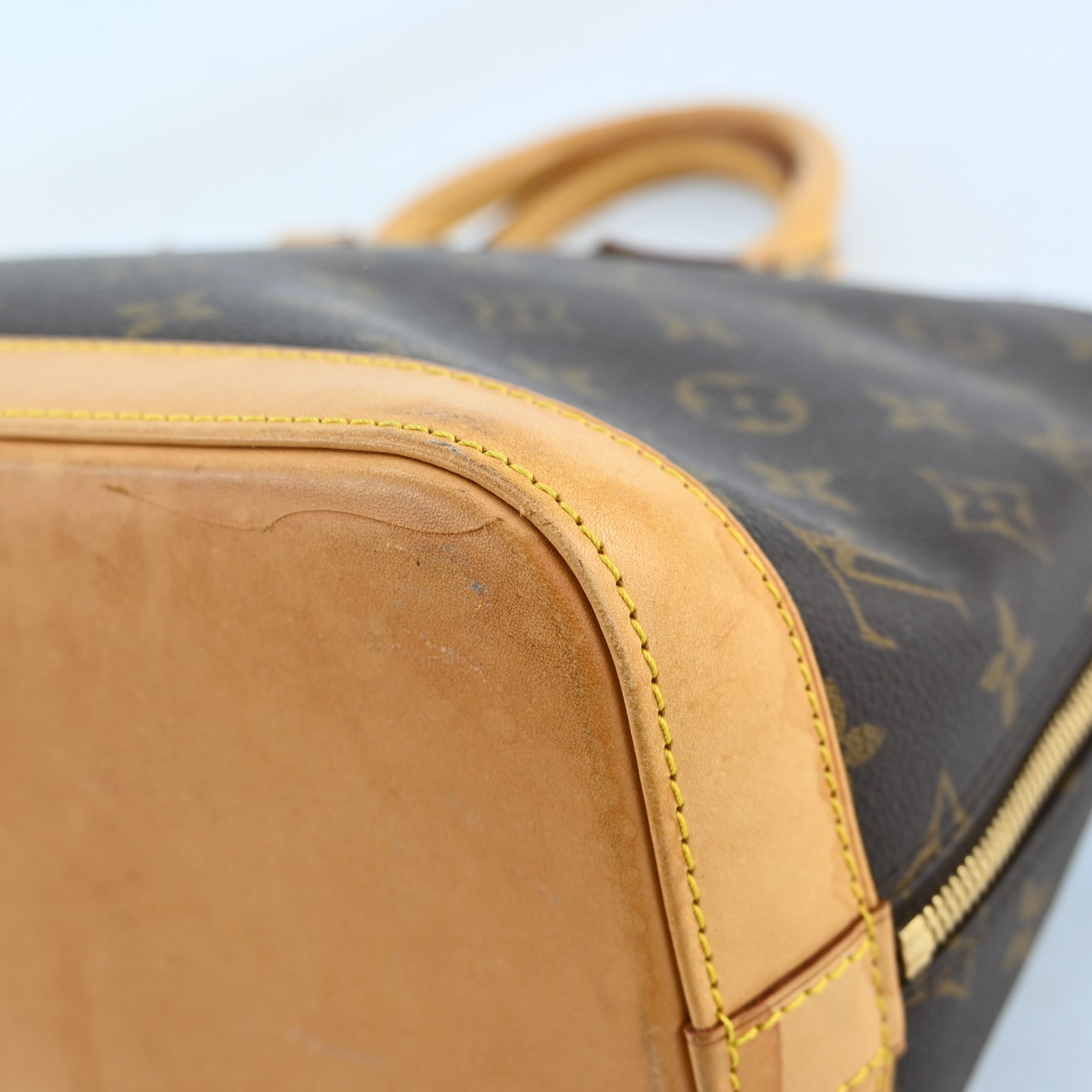 Authentic Louis Vuitton Monogram Alma Hand Bag Purse M51130 LV P4958YR803