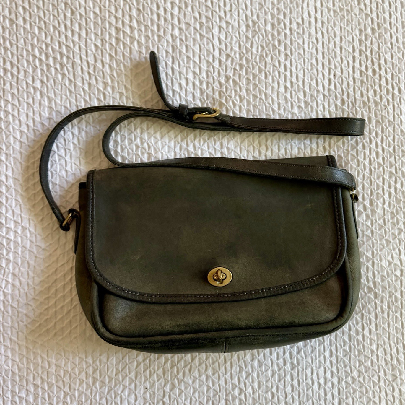 Rare Vintage pre-94 Coach City Bag in Forest Green, GUC