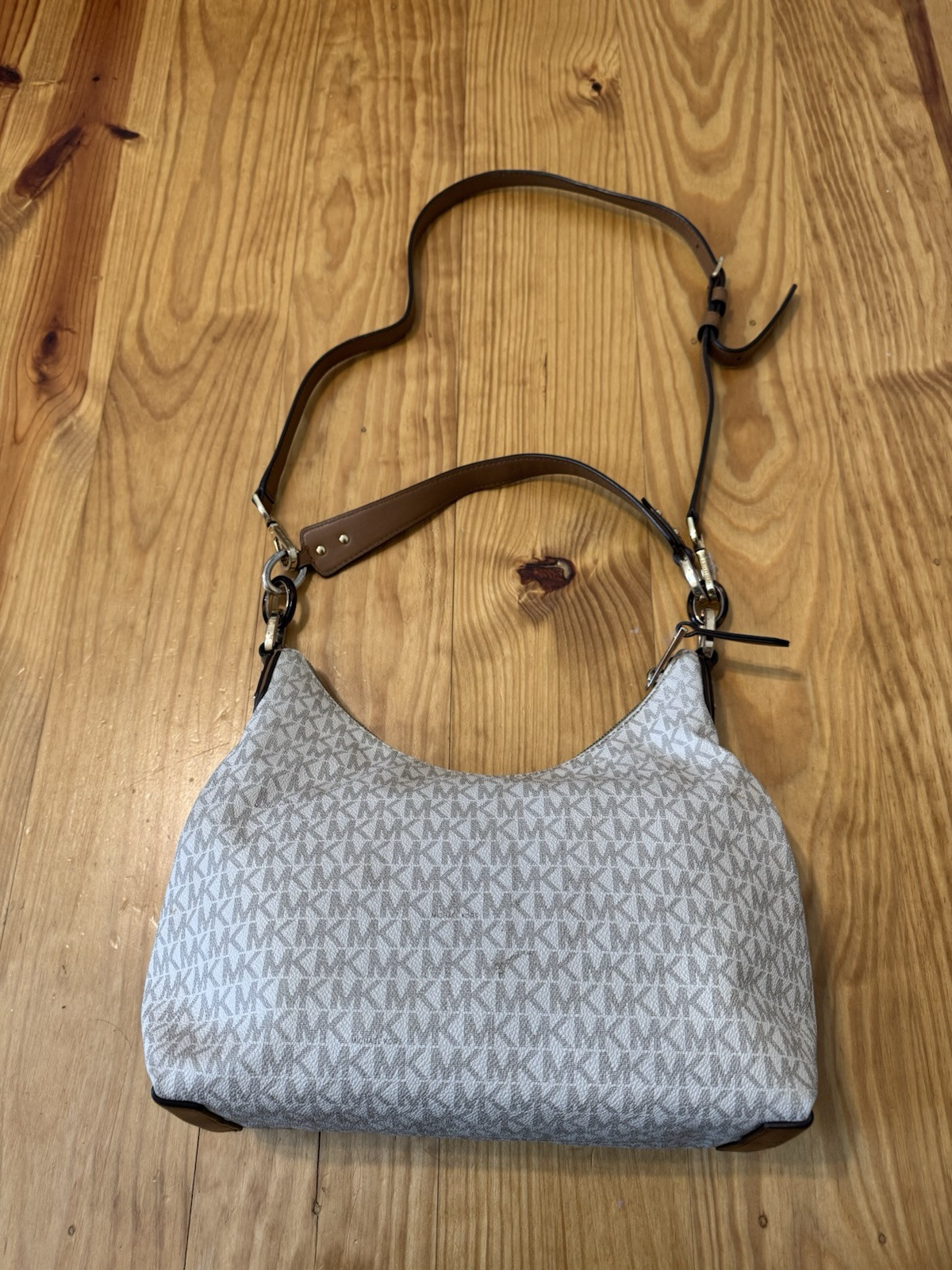 Michael Kors Isabella Convertible Shoulder Bag Purse Over The Shoulder Cream