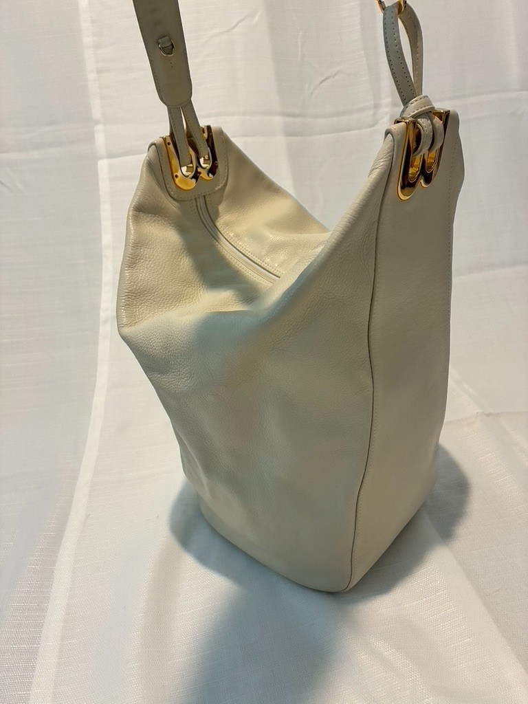 Bally Vintage Y2K Shoulder Bag Leather Cream Convertible Made in Italy Gold