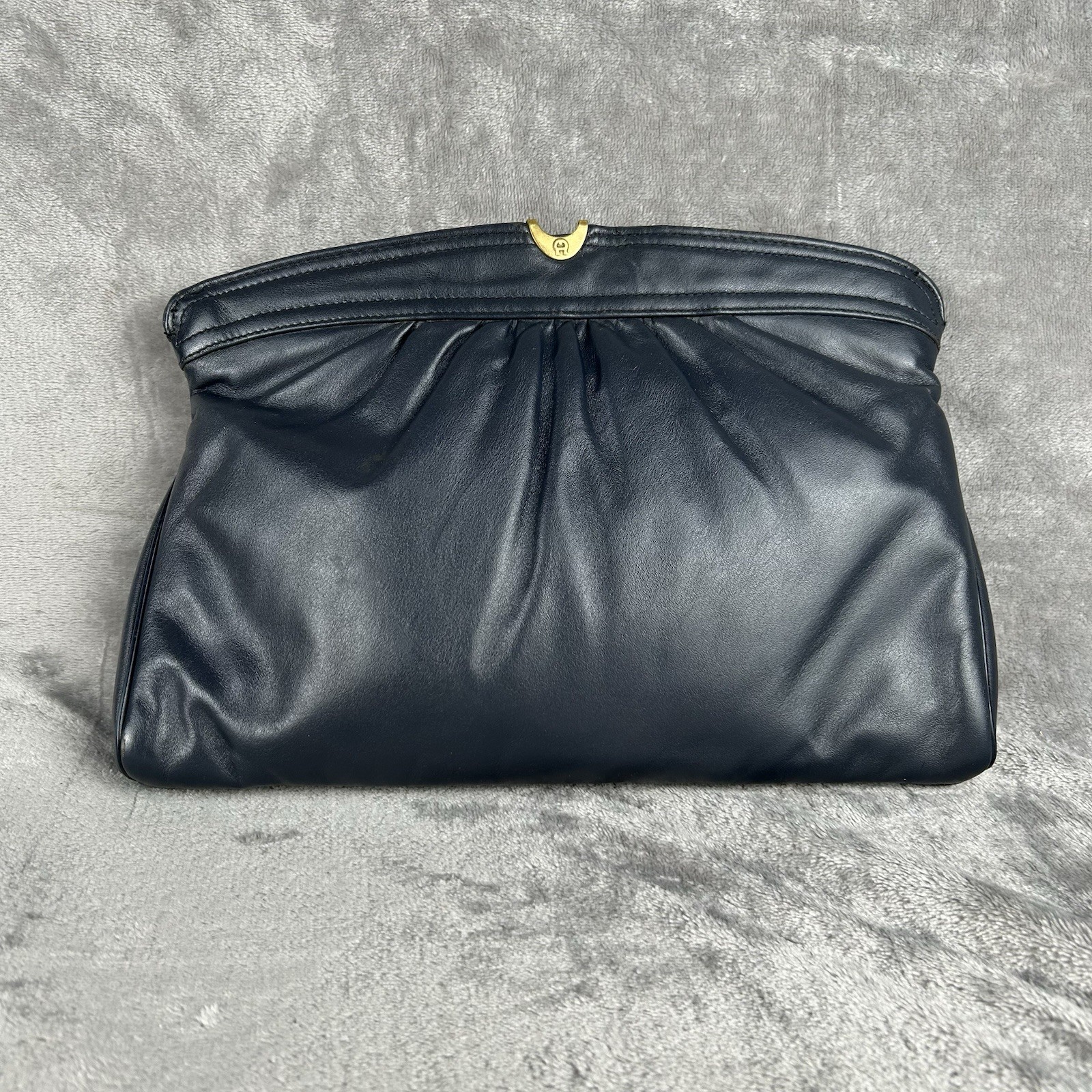 Vintage Étienne Aigner Dark Navy Blue Soft Leather Shoulder Clutch Bag Purse 80s