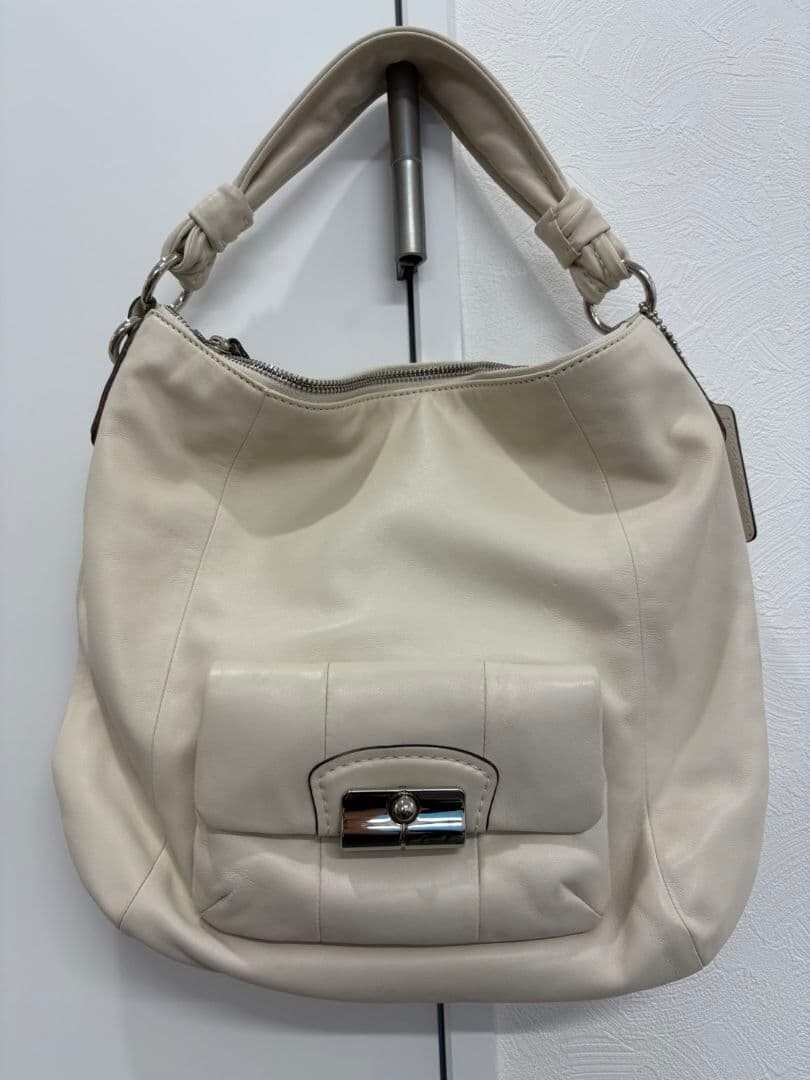 Coach White Shoulder Bag Silver Logo Hardware Zip Belt 30cm Womens 11.8in 80