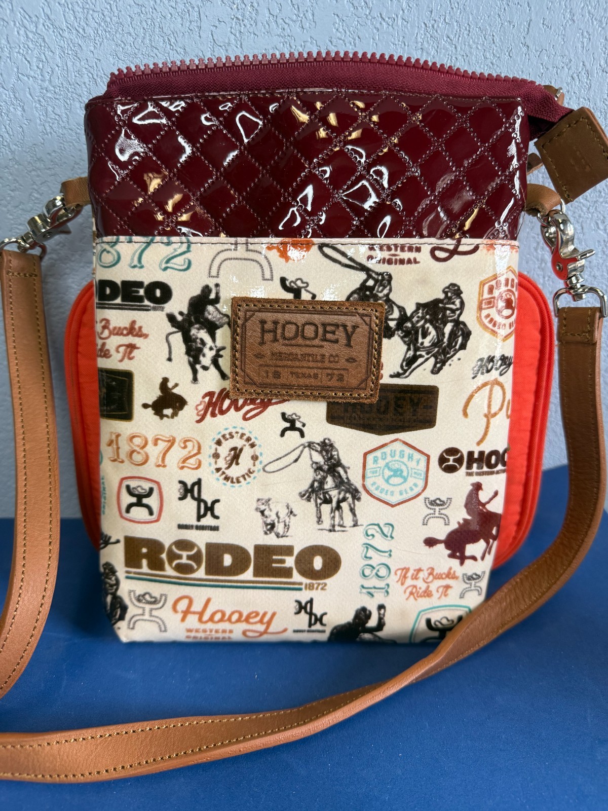 Hooey Ladies “RODEO” Burgandy & Cream Crossbody Purse