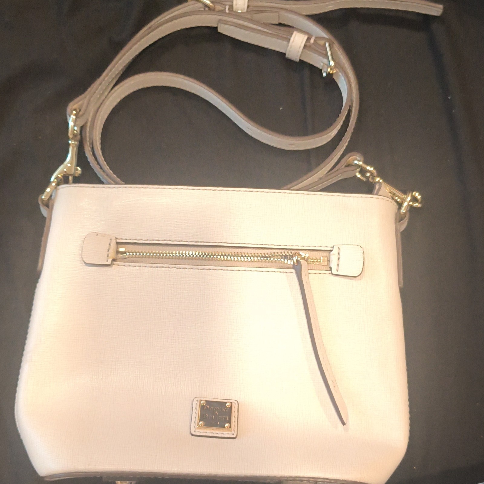 Dooney & Bourke White Medium Shoulder Bag Zip Top Adjustable Strap Gold HW
