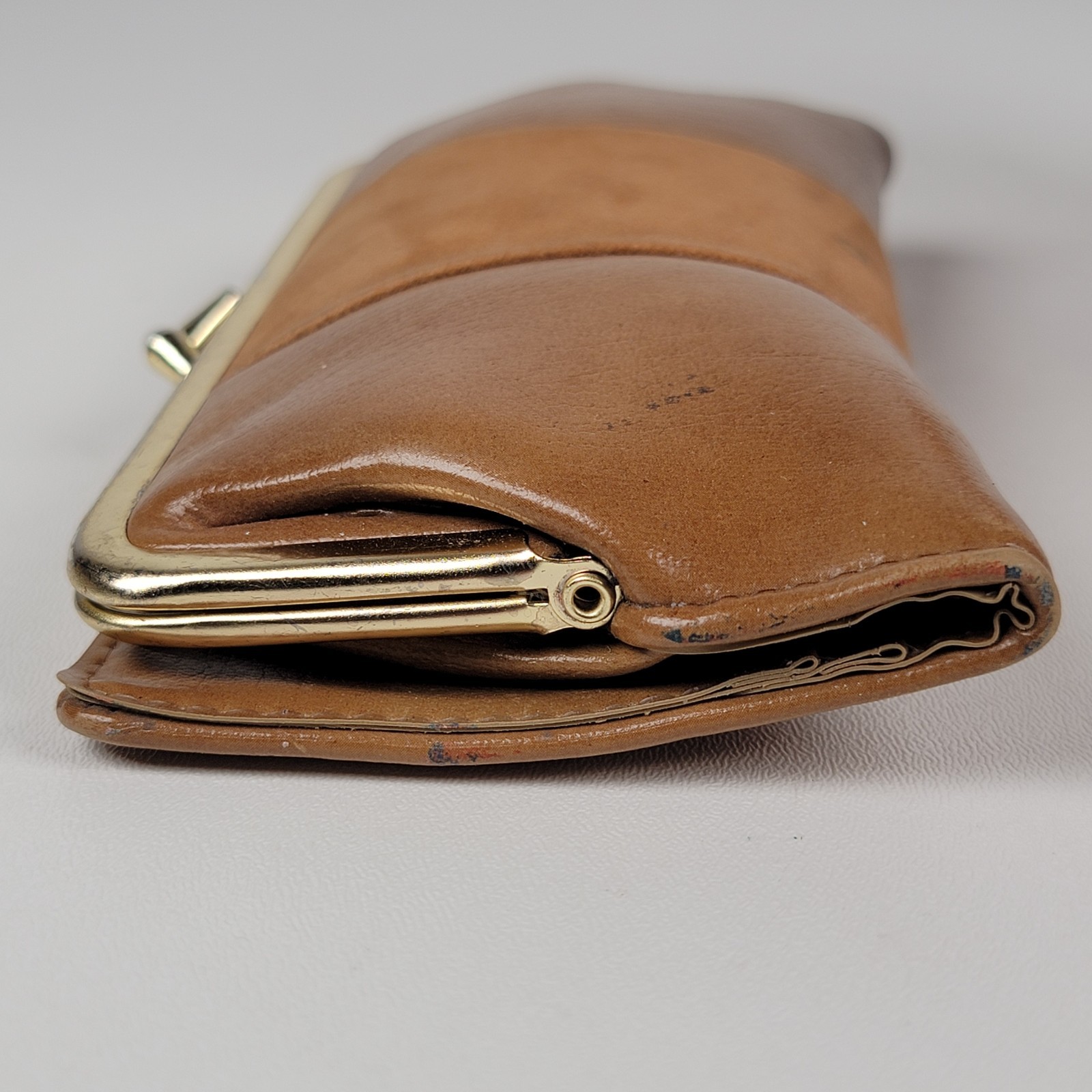 Vintage Leather Clutch Brown Gold Latch 70’s smooth Retro change purse attached