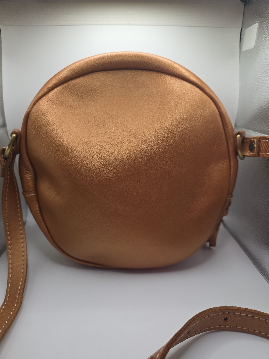 NWOT Portland Leather Large Circle Crossbody Bag ~Hava(na) Round Zip Fairy Core