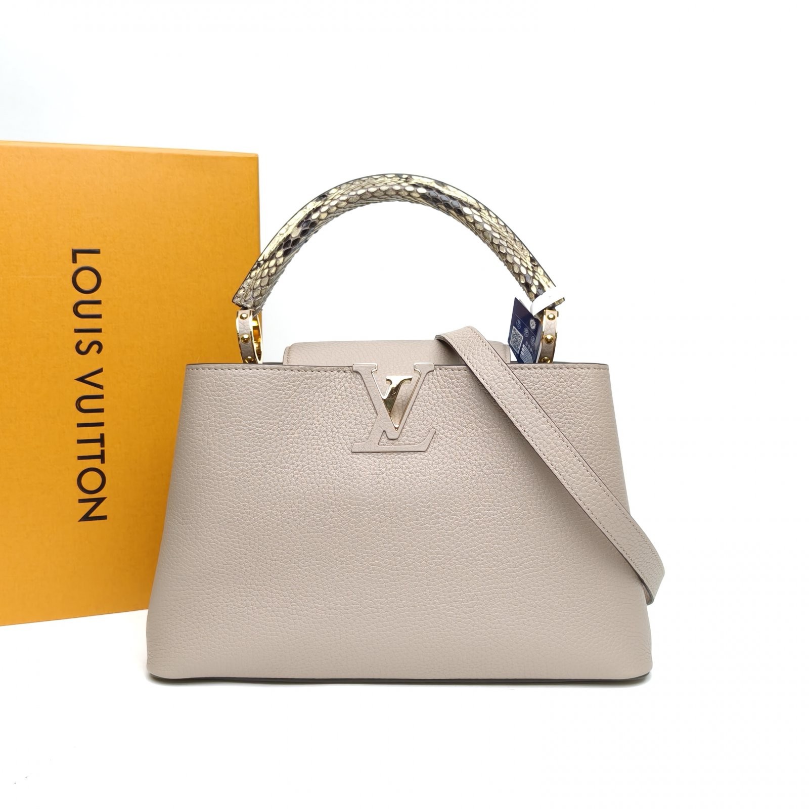 LOUIS VUITTON Capucines Small 31.5cm Shoulder Bag