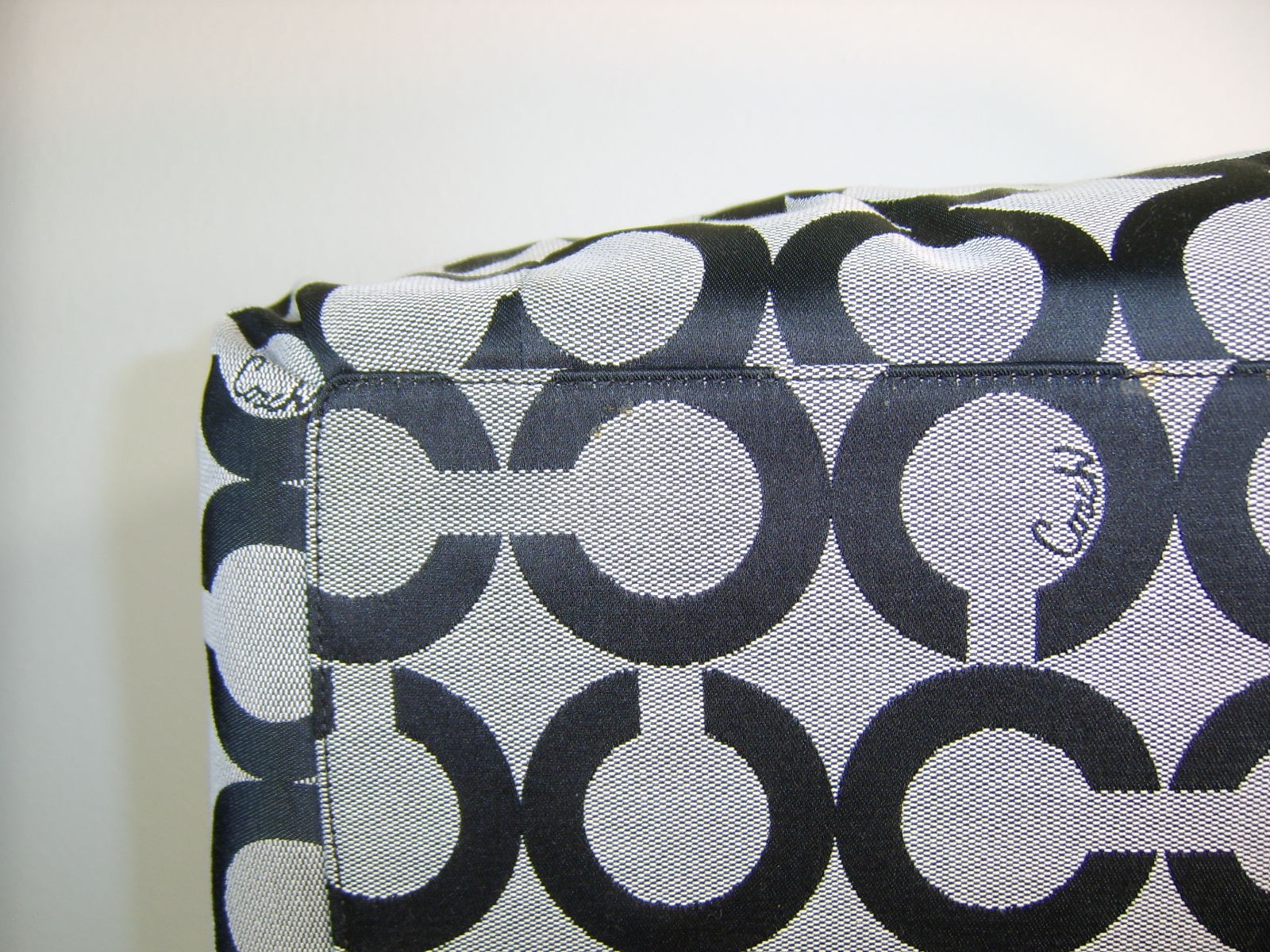 Coach Signature Textile Satchel Purse Black Gray Zipper Snap Leather Handles EUC