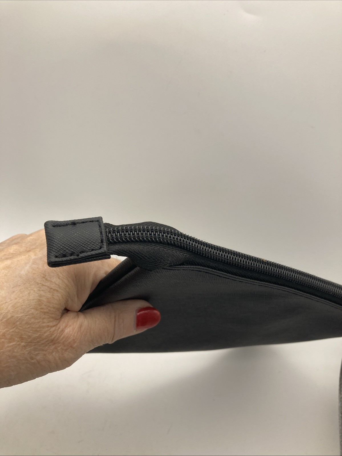 DABNEY LEE zipper Makeup Bag Purse Black Waterproof Clutch Zipper Never Used