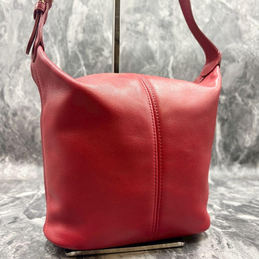 COACH 1051 Glove Leather Red One Shoulder Bag Gold Hardware 23x21cm Auth