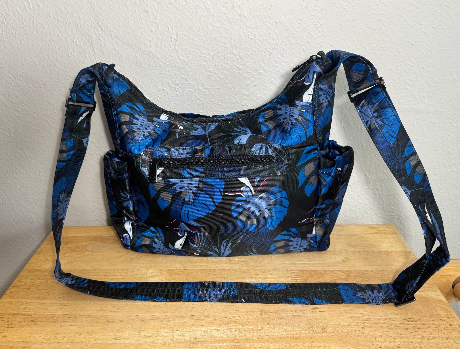 Lug Camper in Botanical Black