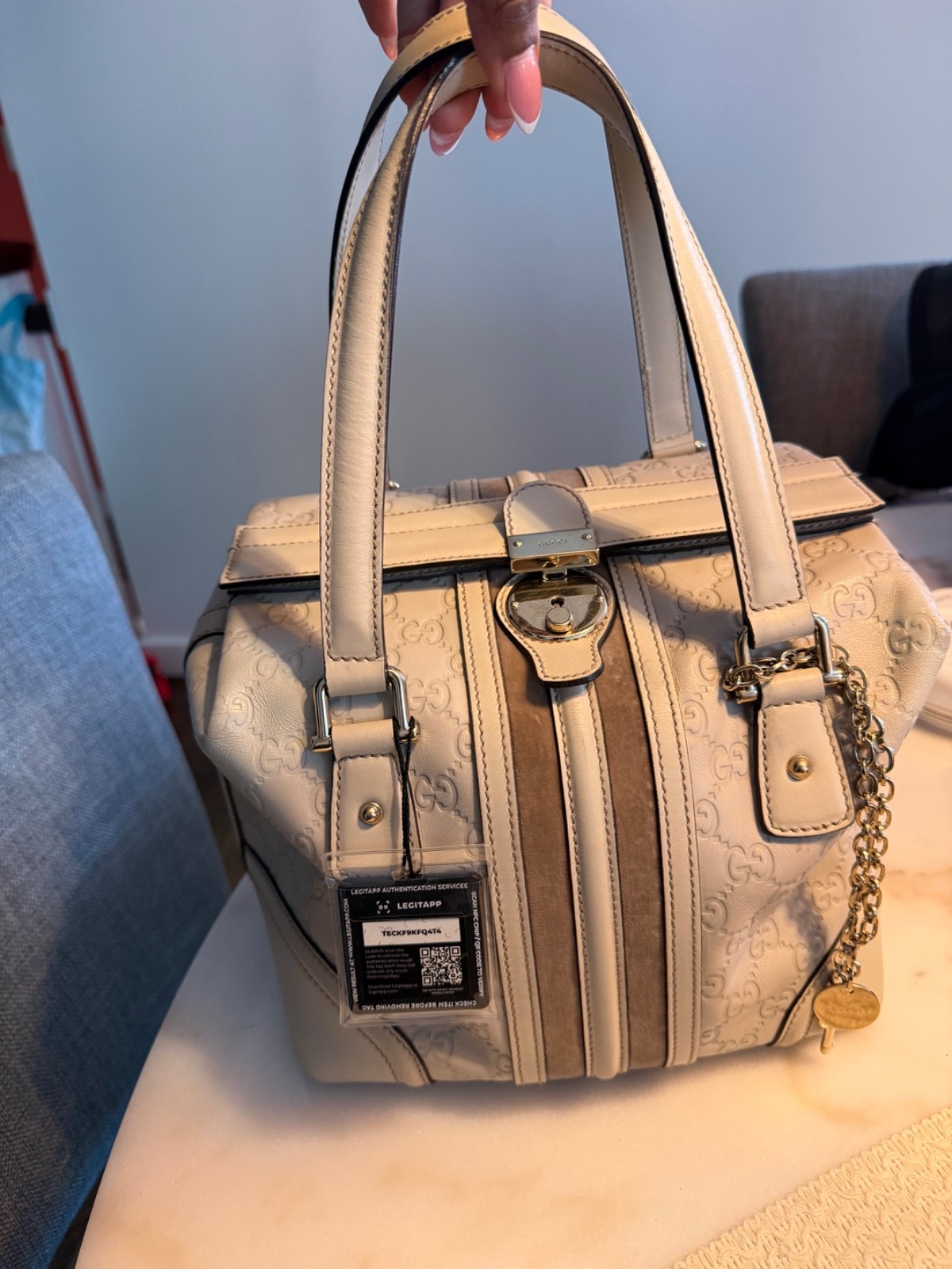 Gucci Joy Boston Bag. Leather, Cream/neutral