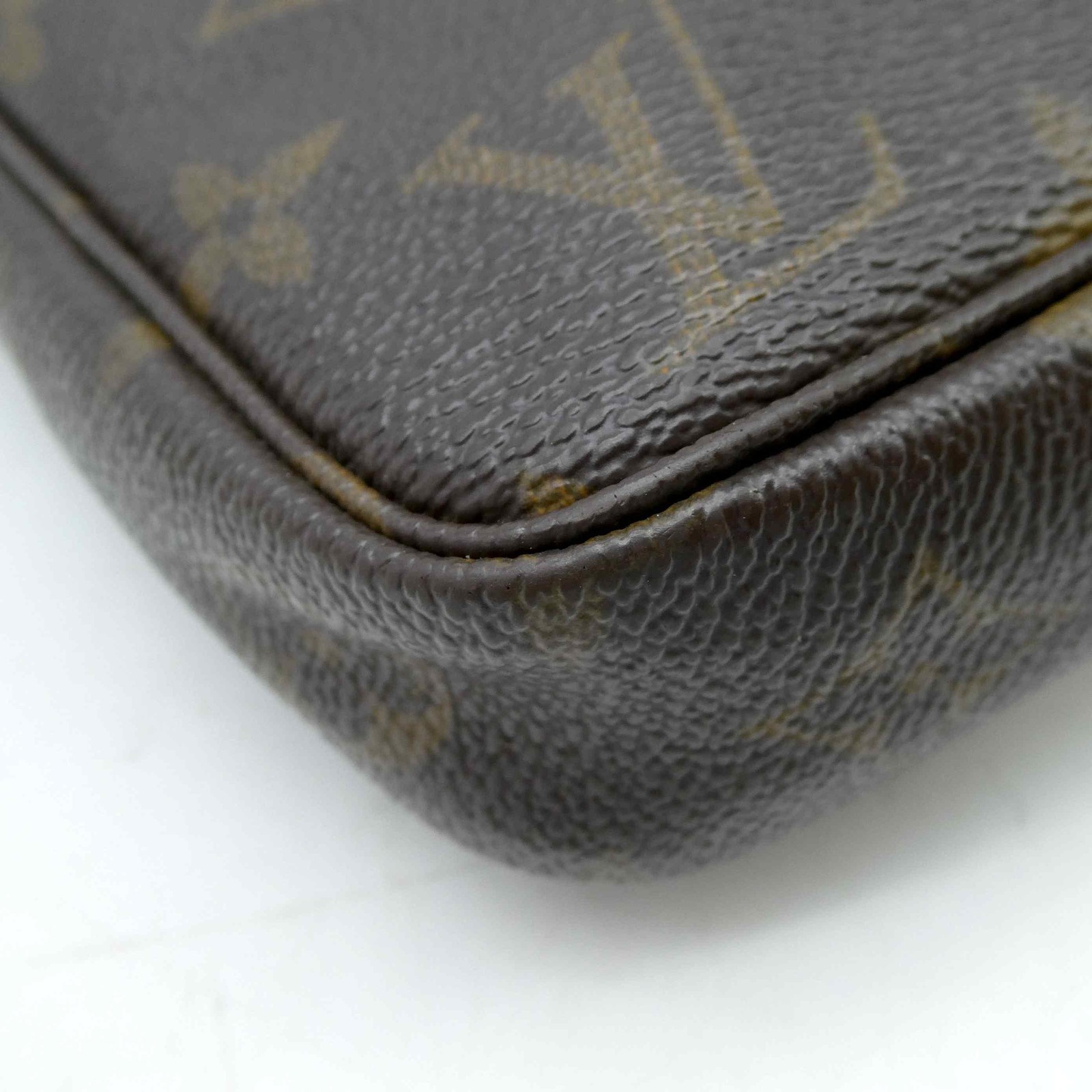 Louis Vuitton Pochette Accessoires Hand Bag PVC Leather M51980 Monogram 1047