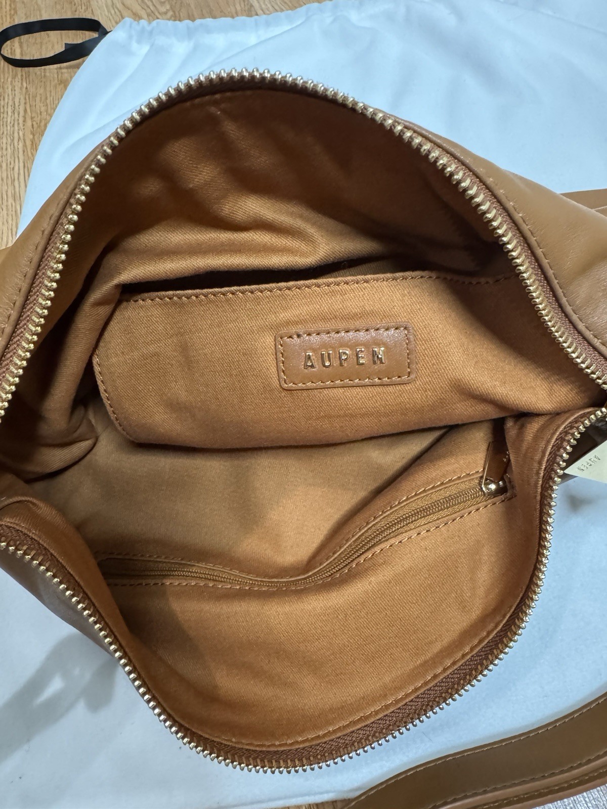 AUPEN Leather Shoulder Bag Handbag Top Zip Bag In Brown .!!