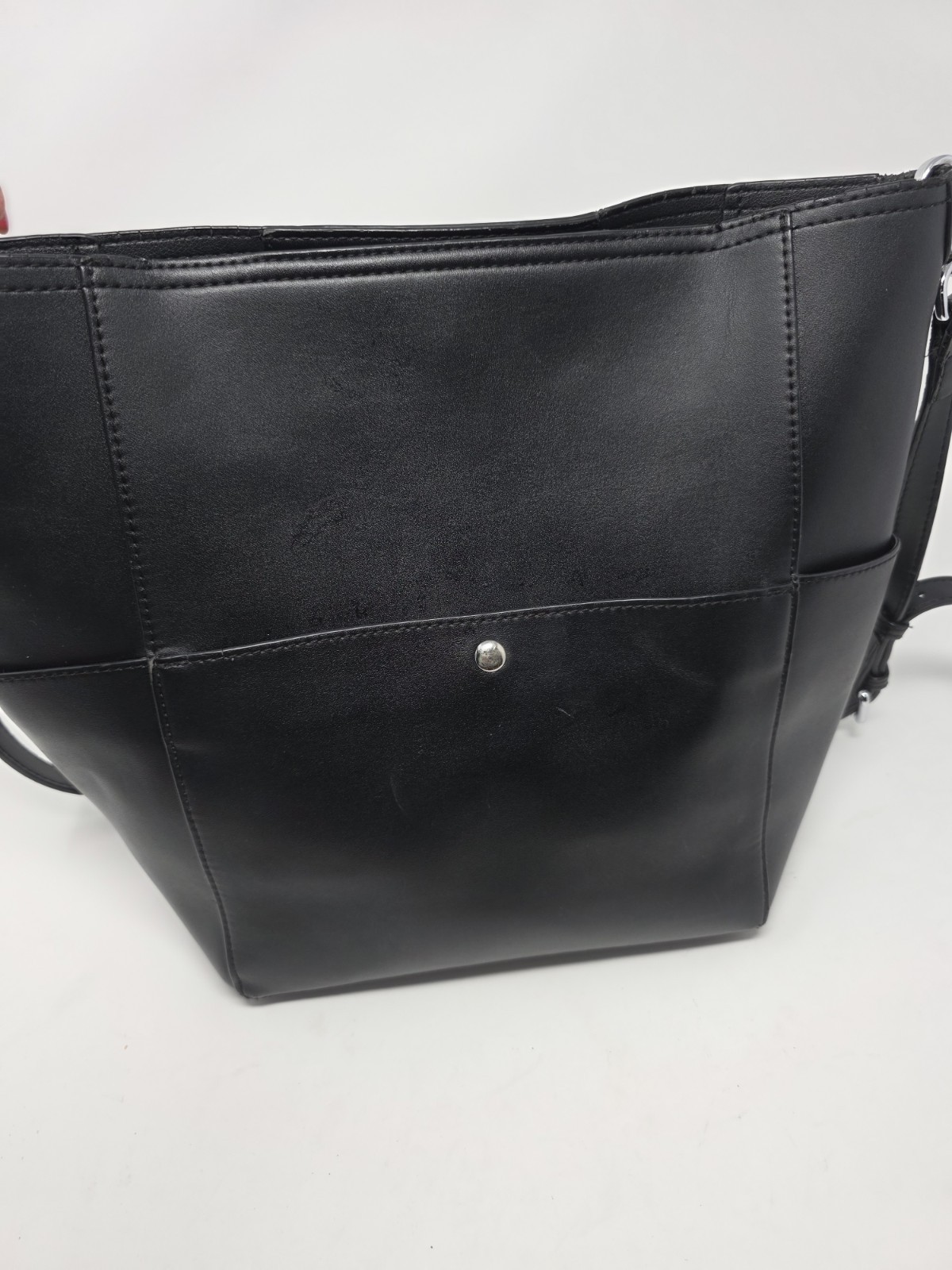 BROMEN Black Shoulder Bag Magnetic Zip Closure Buckle Accent Inner Pockets