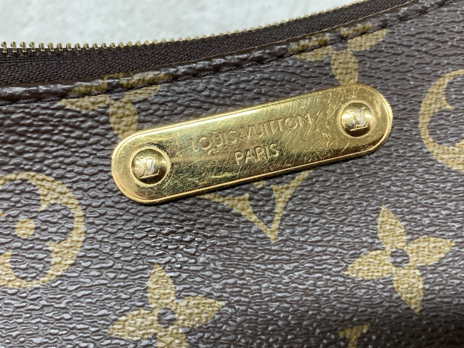 Louis Vuitton Monogram Pochette Liv Shoulder Chain Bag