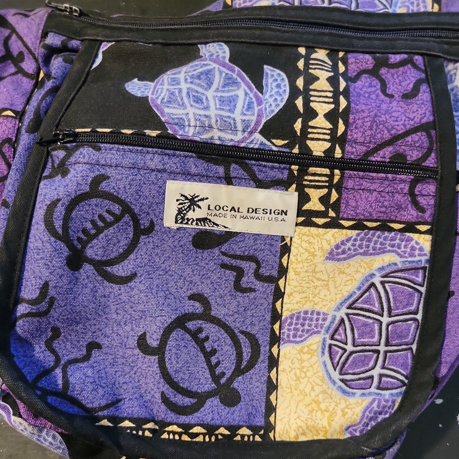 M5- Made In Hawaii Turtle Print Small Canvas Crossbody Bag
