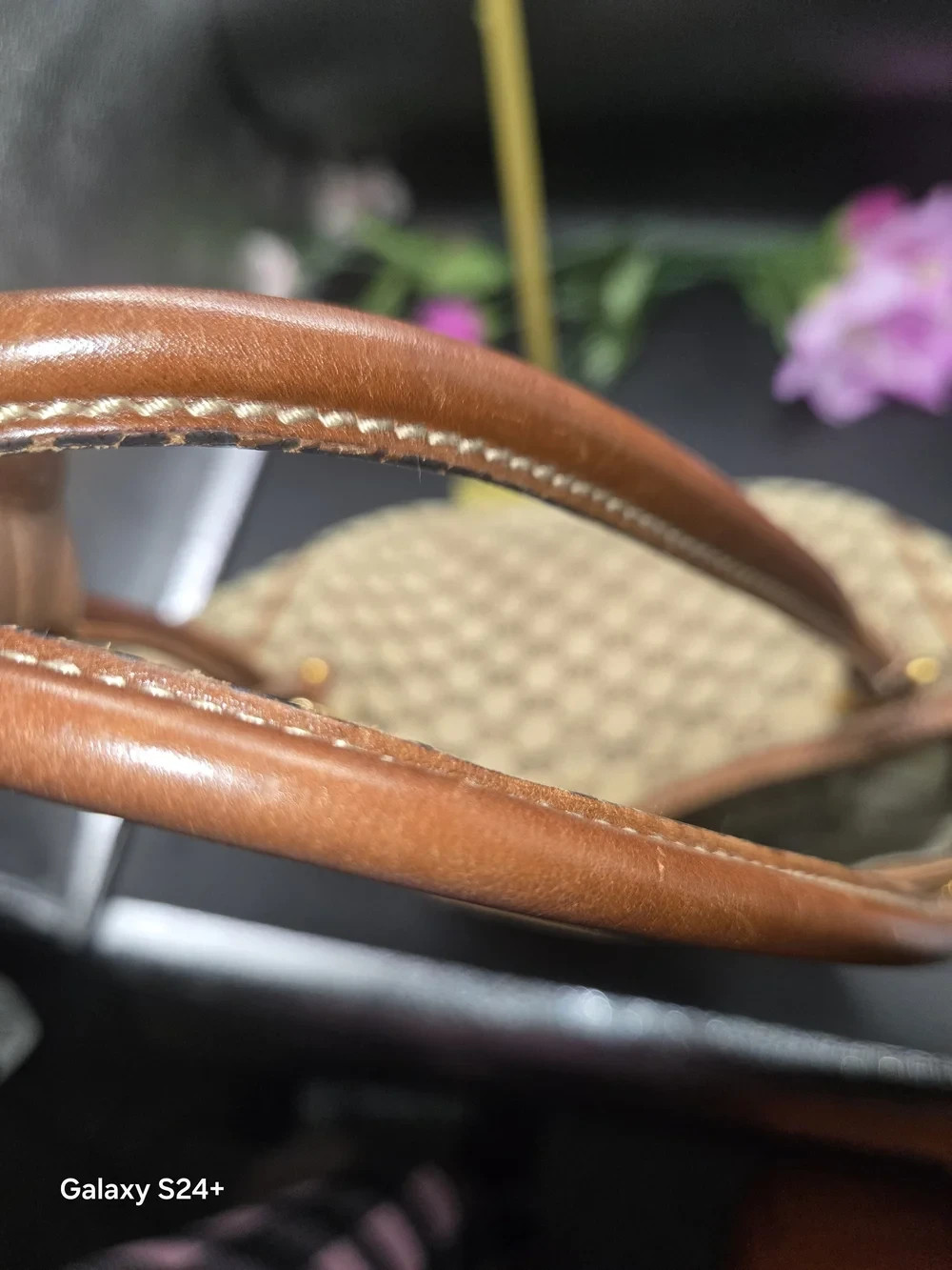 Authentic Gucci GG Canvas Abbey Medium Tote Bag
