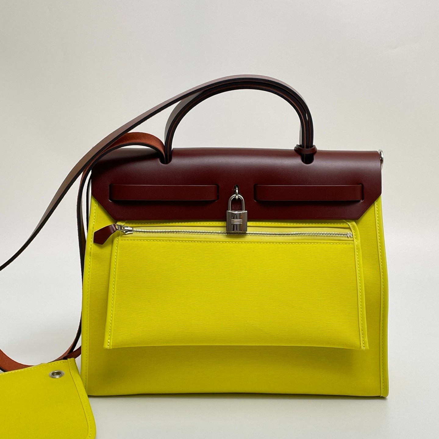 Hermès Herbag Zip 31 9R Lime Canvas Vache Hunter Leather Shoulder Bag