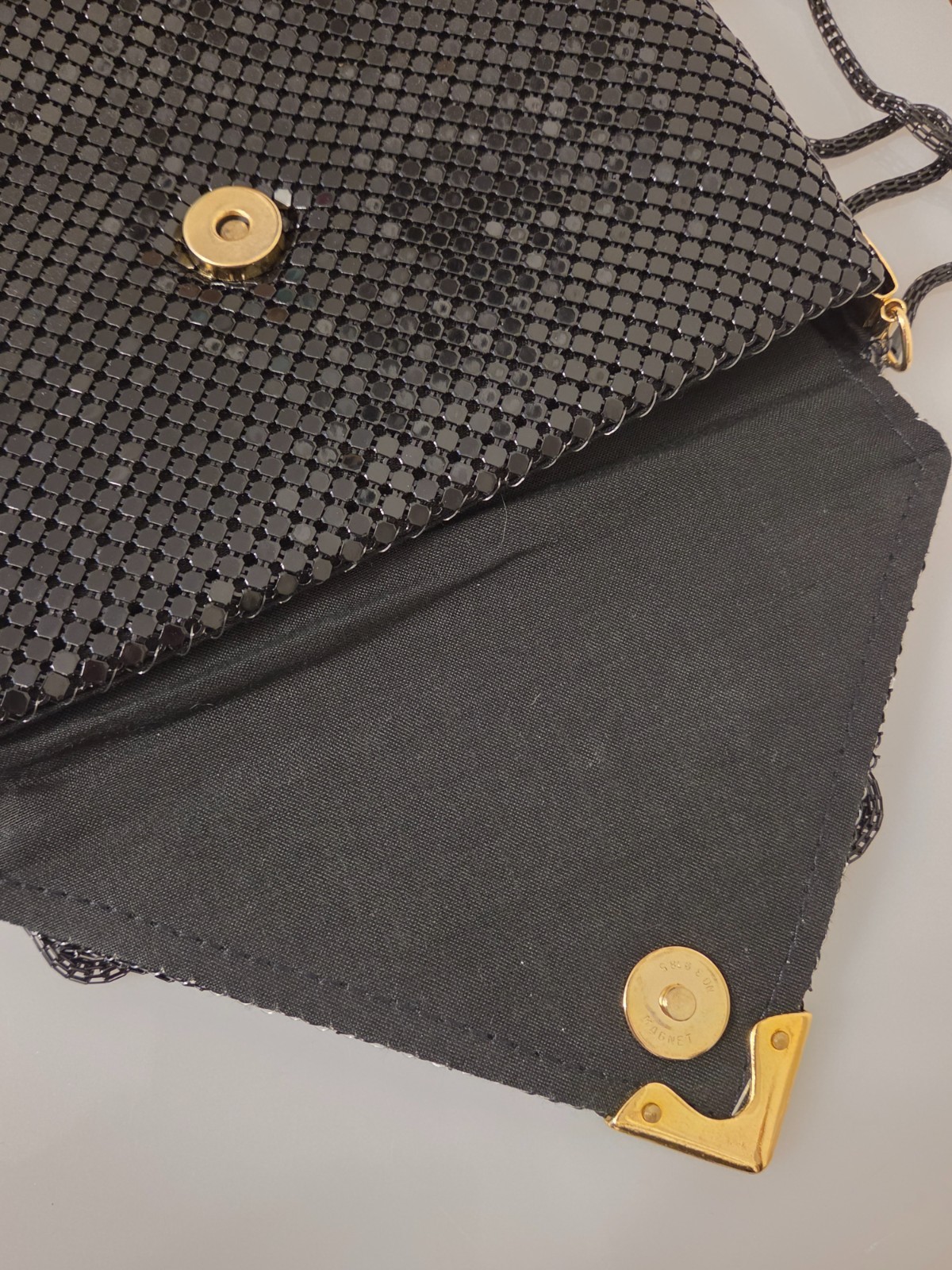 Black Metal Mesh Clutch Shoulder Evening Bag Two Tone Clasp Woven Chain