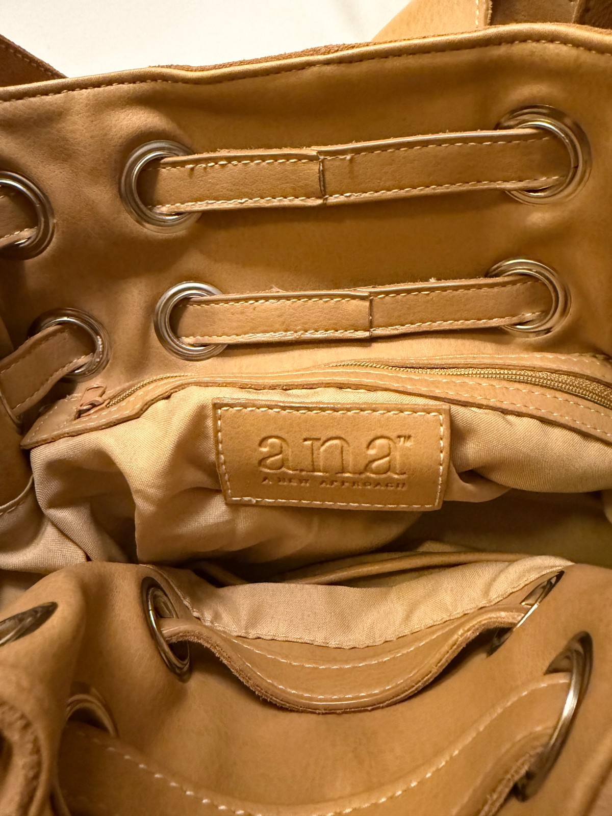 NWOT Vintage a.n.a. (A New Approach) Tan/Beige Slouchy Grommet Shoulder Bag