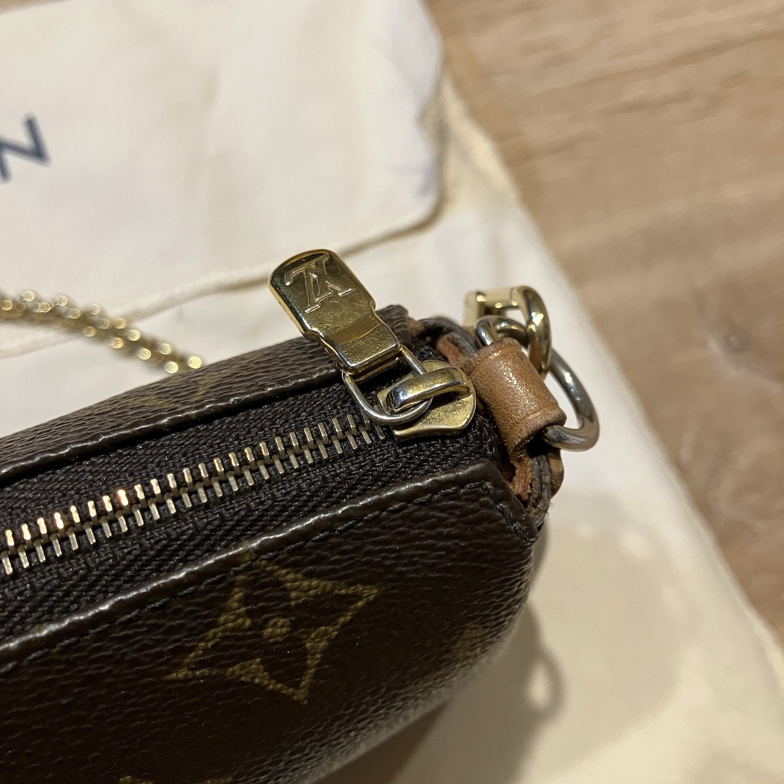 Louis Vuitton Monogram Eva Clutch Shoulder Bag CLEAN Gold Brown Zip Chain
