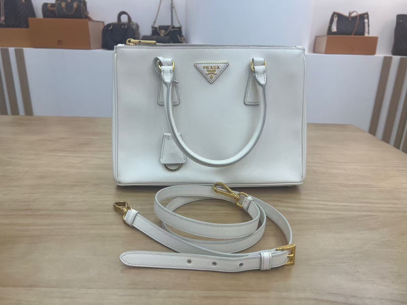 Prada Galleria Medium Tote Shoulder Bag White Saffiano Leather Gold HardwareAuth
