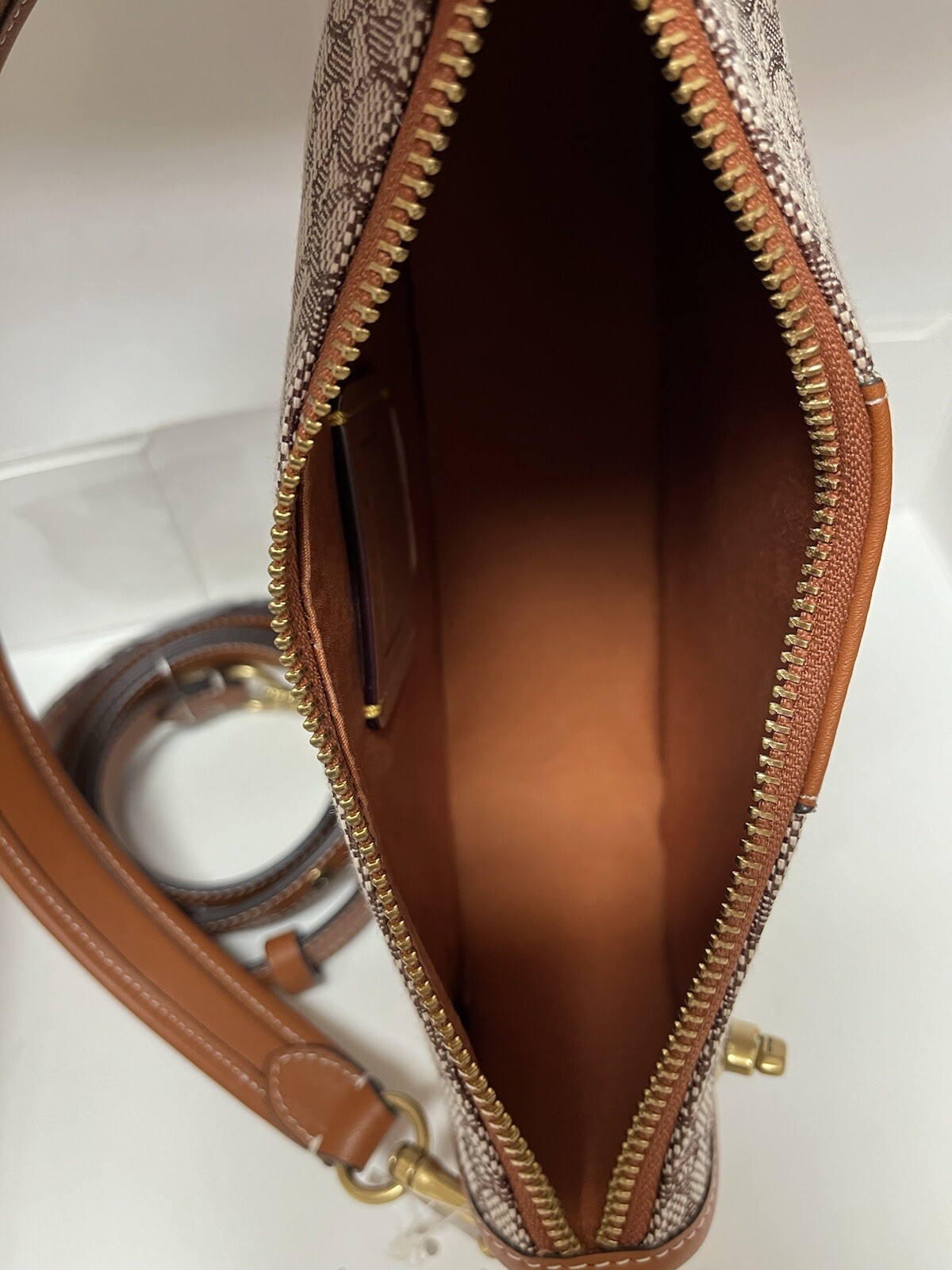 Coach Swinger leather Bag In Micro Signature Jacquard CM559