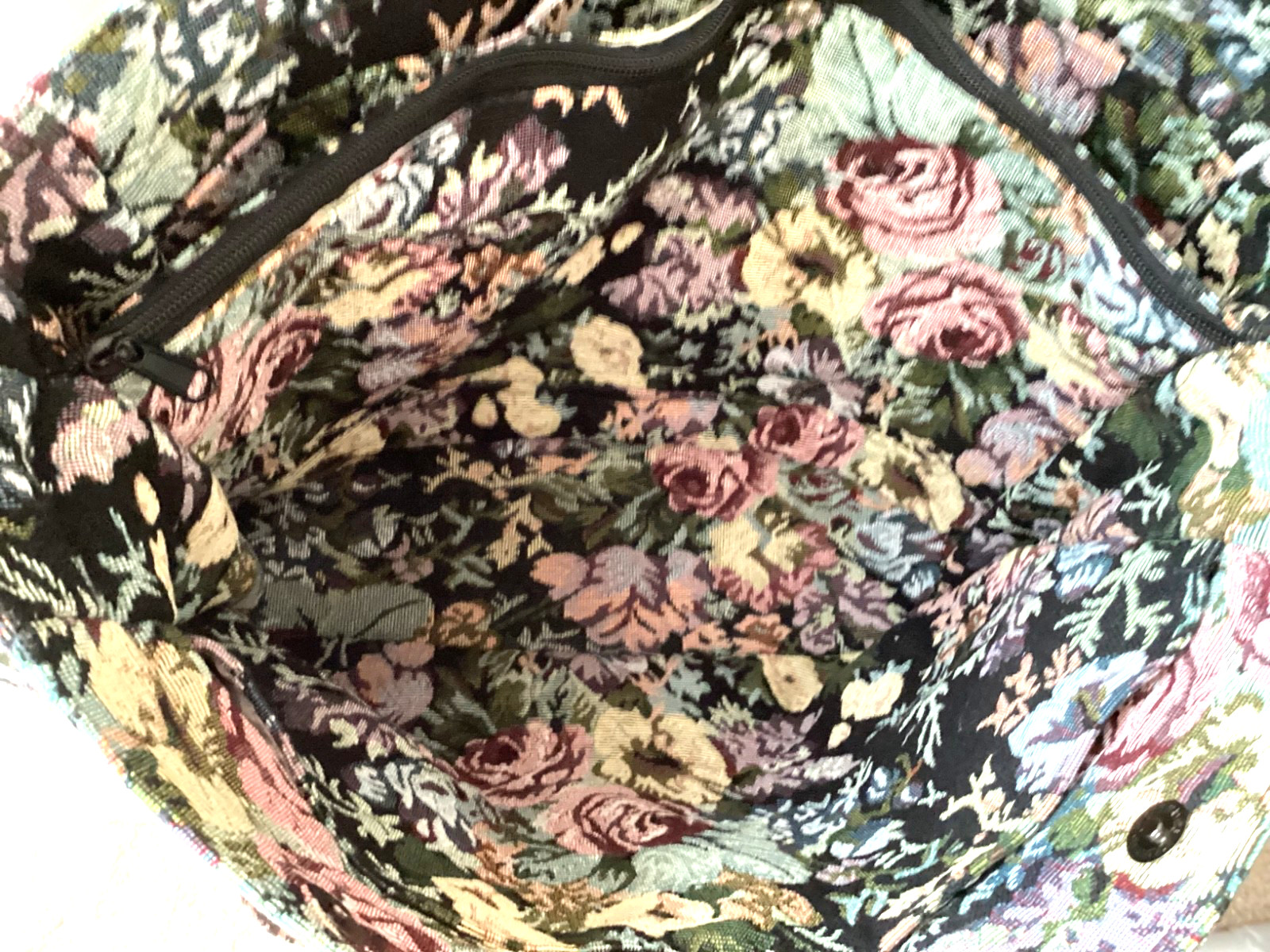 Handbag-Luxurious-Crossbody-15x15x5-Tapestry-Black Floral-Limited Design!