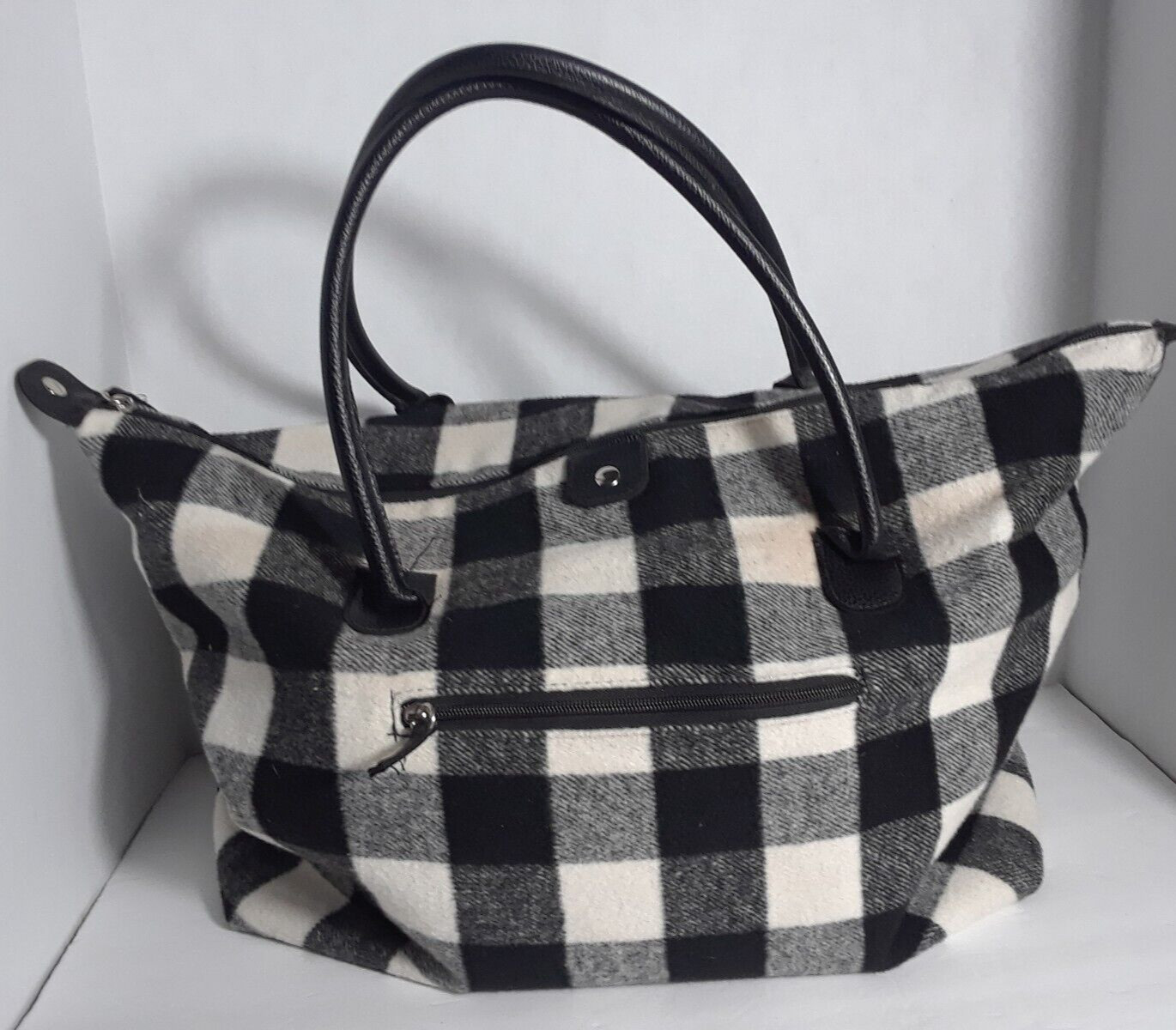 Black – White Checked Tote Boho Women’s Handbag Black Handle Zipper Closure