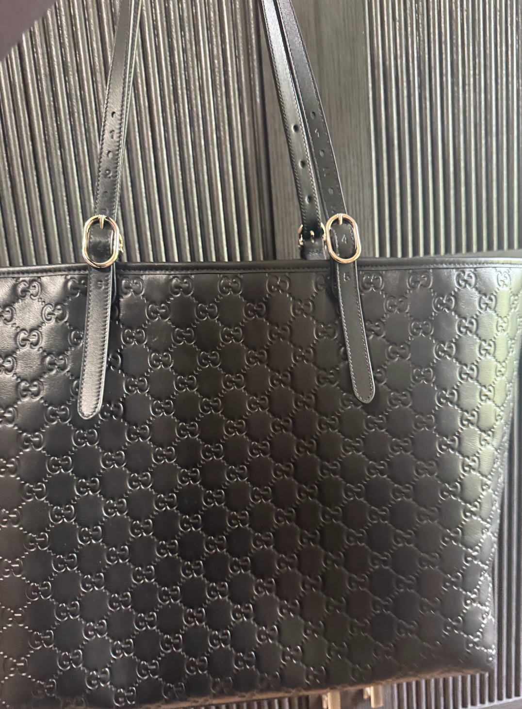 Gucci GG Emblem Large Leather Tote Black New With Receipt