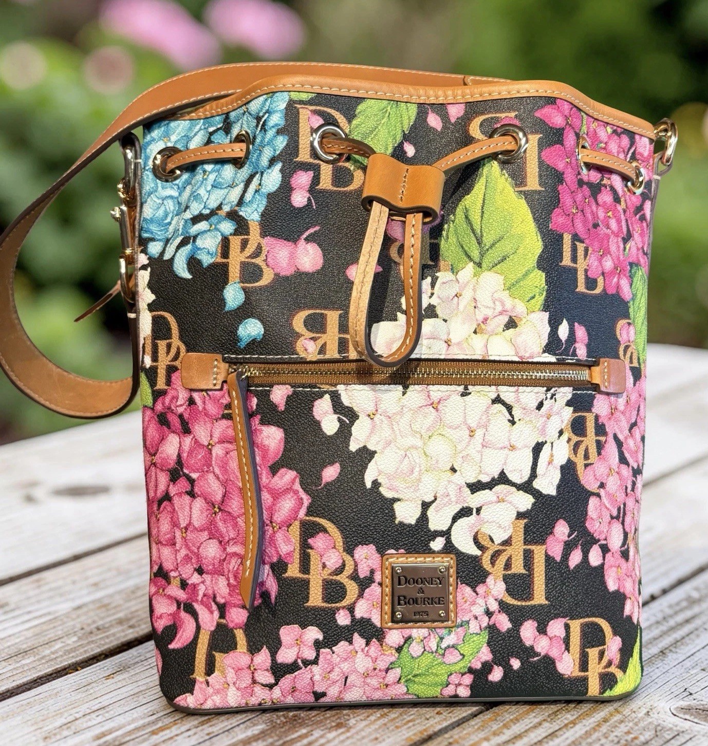 Dooney Bourke Black Pink Blue Hydrangeas Floral Flower Drawstring Bucket Bag