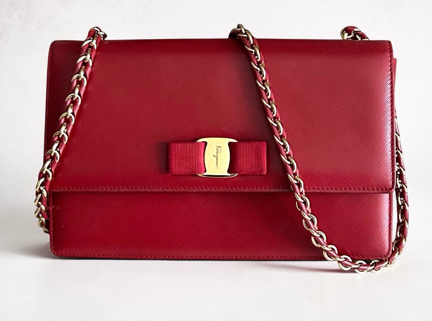 Salvatore Ferragamo Vara Bow Crossbody Leather Shoulder Bag Red Gold Chain Strap