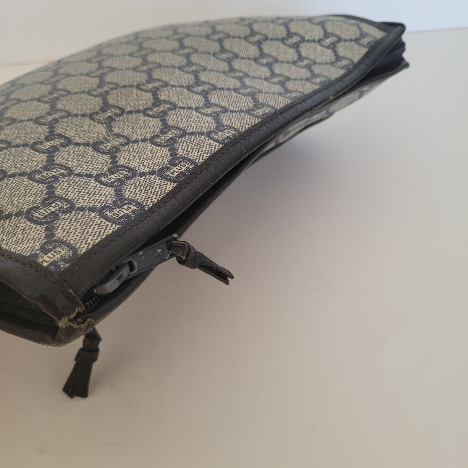 Gucci plus Supreme Web Vintage Bag Clutch Unisex Leather Blue Pouch Zip Medium