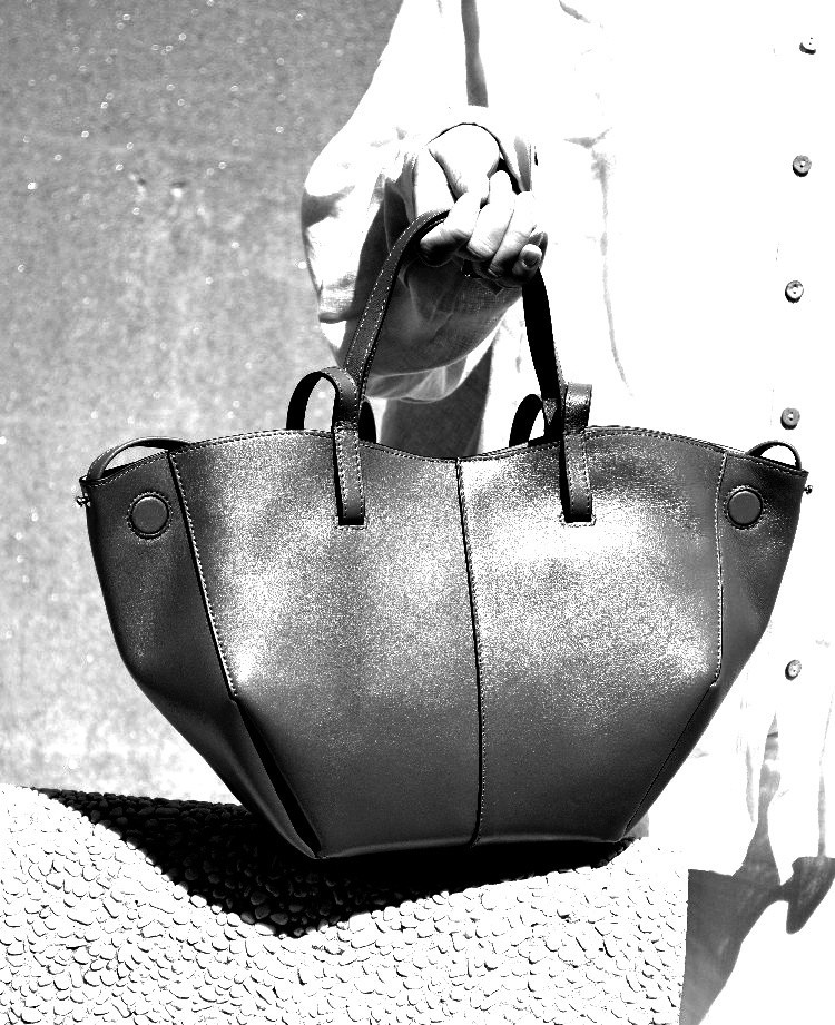 ITALIAN PREMIUM SMOOTH LEATHER LARGE CONVERTIBLE BAG HANDBAG TOTE- MADE IN ITALY