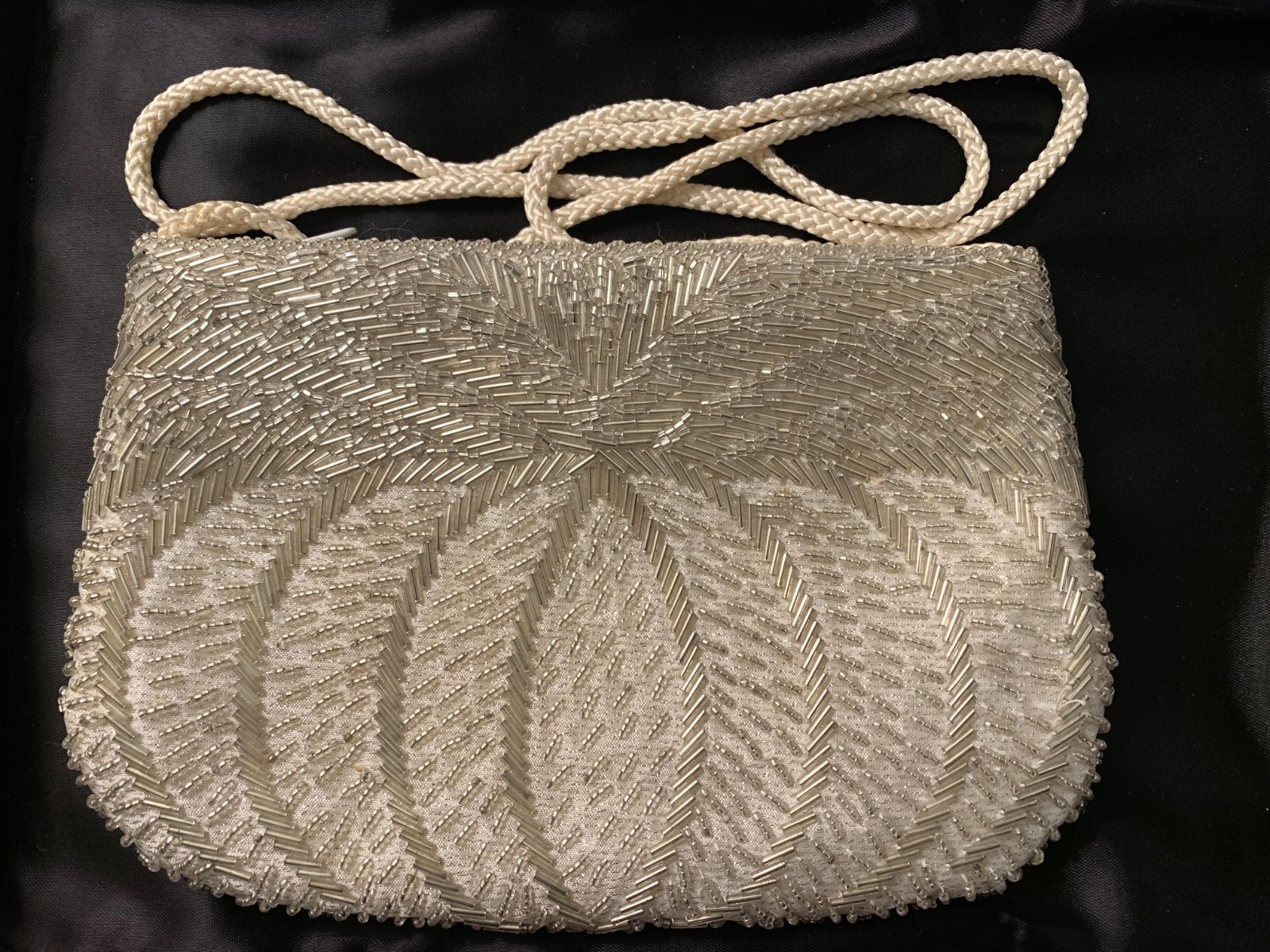 Gallery Originals 1984 Evening Purse Silver White Hand Beaded