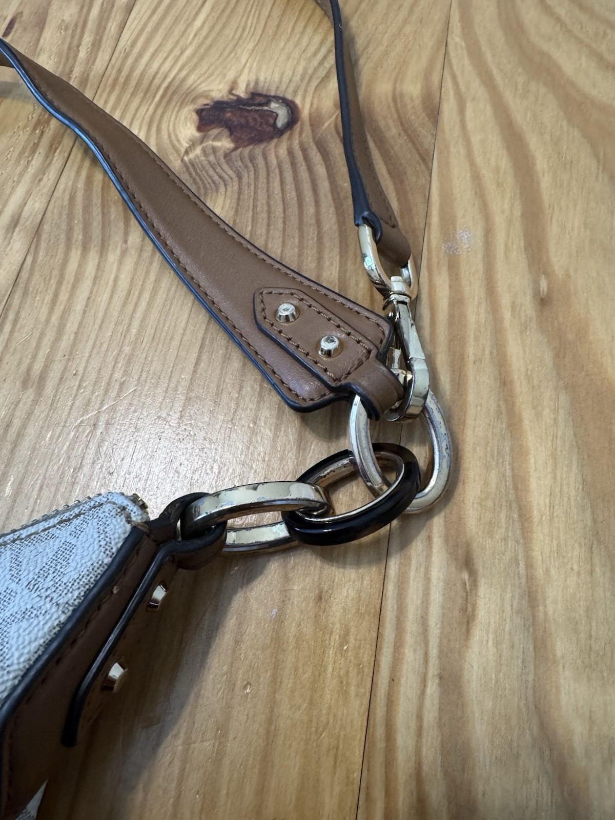 Michael Kors Isabella Convertible Shoulder Bag Purse Over The Shoulder Cream