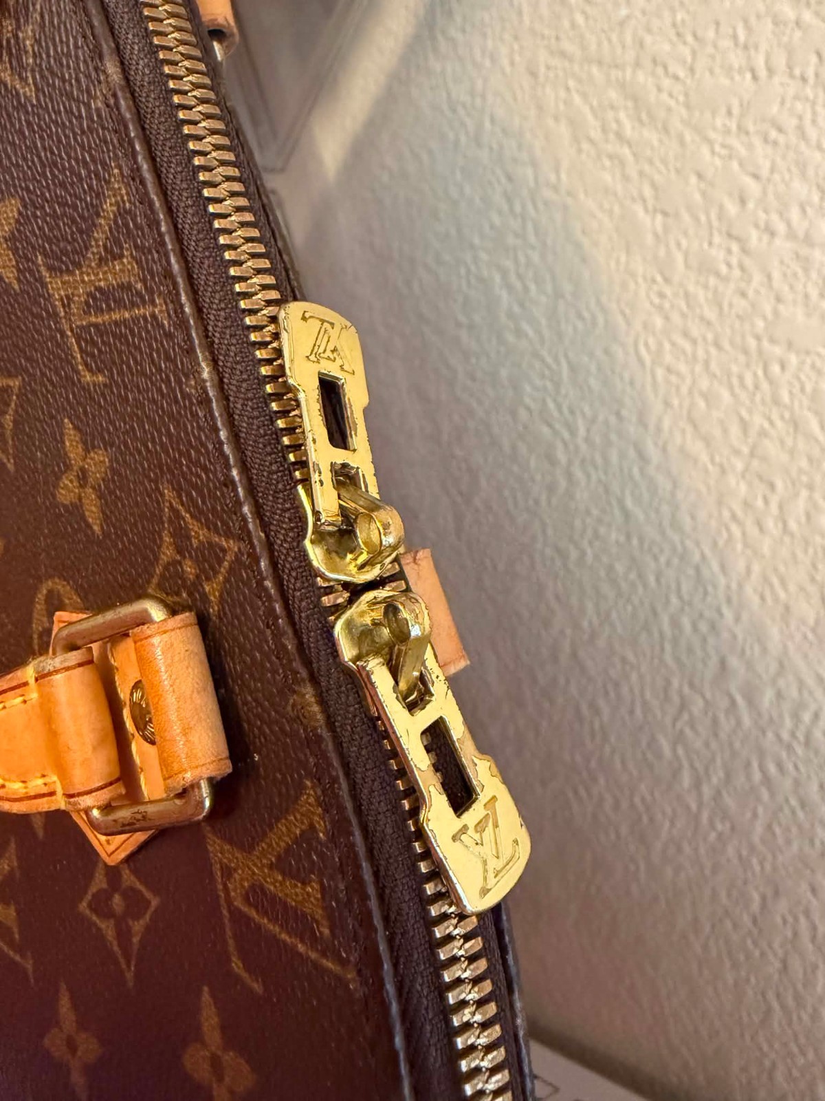 Auth Louis Vuitton Monogram Alma PM Handbag W/Dustbag