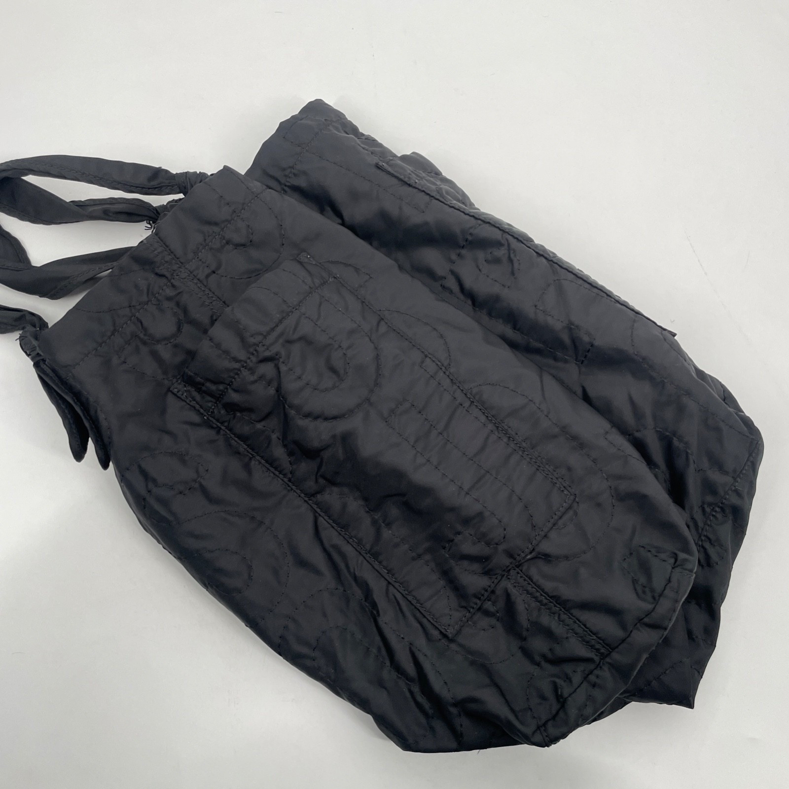 Mark Jacobs 22″ quilted nylon fabric Bag tote Black pockets logo Large oversized