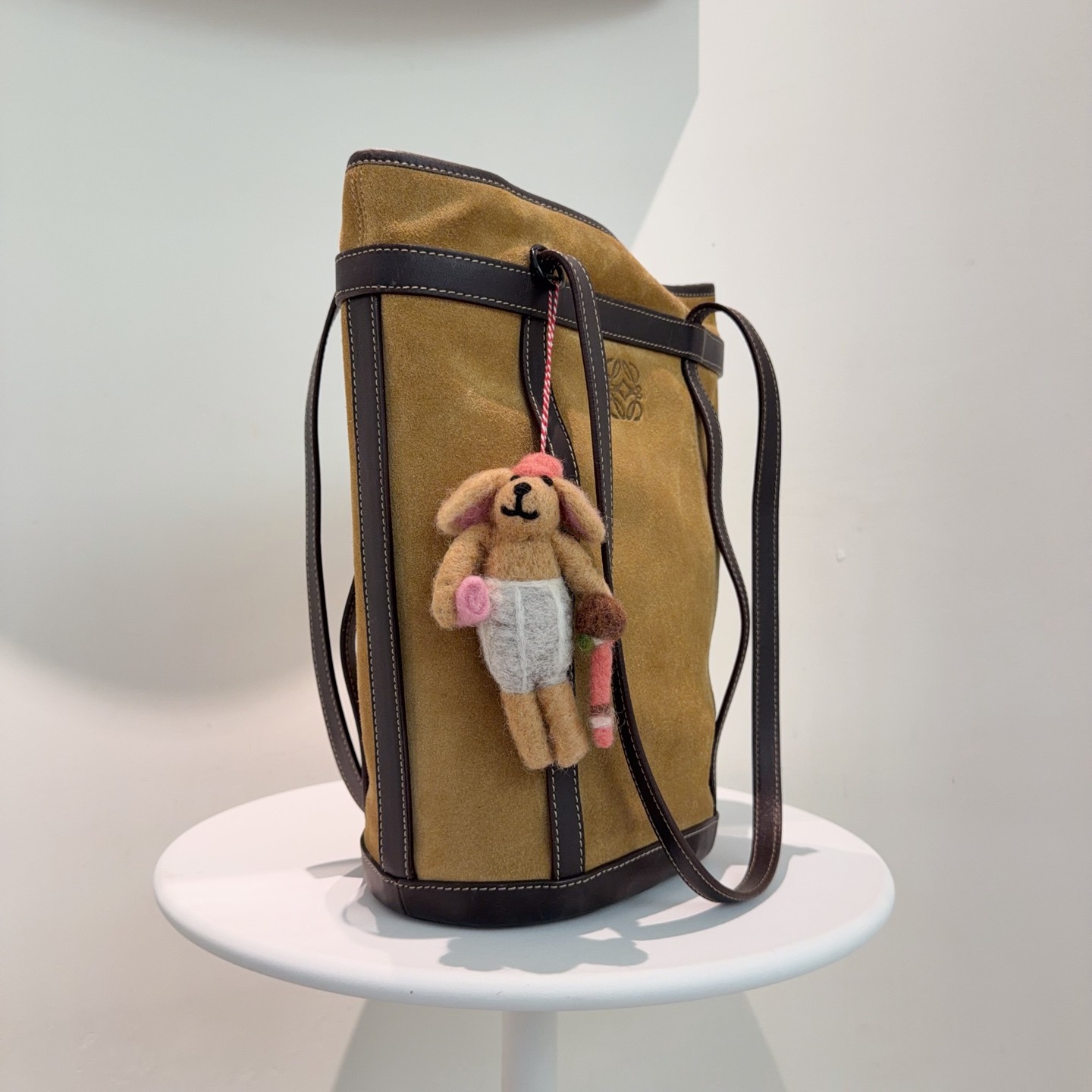 Loewe Vintage Bucket Normal Camel Brown Suede & Calfskin Daily Shoulder Bag Duty