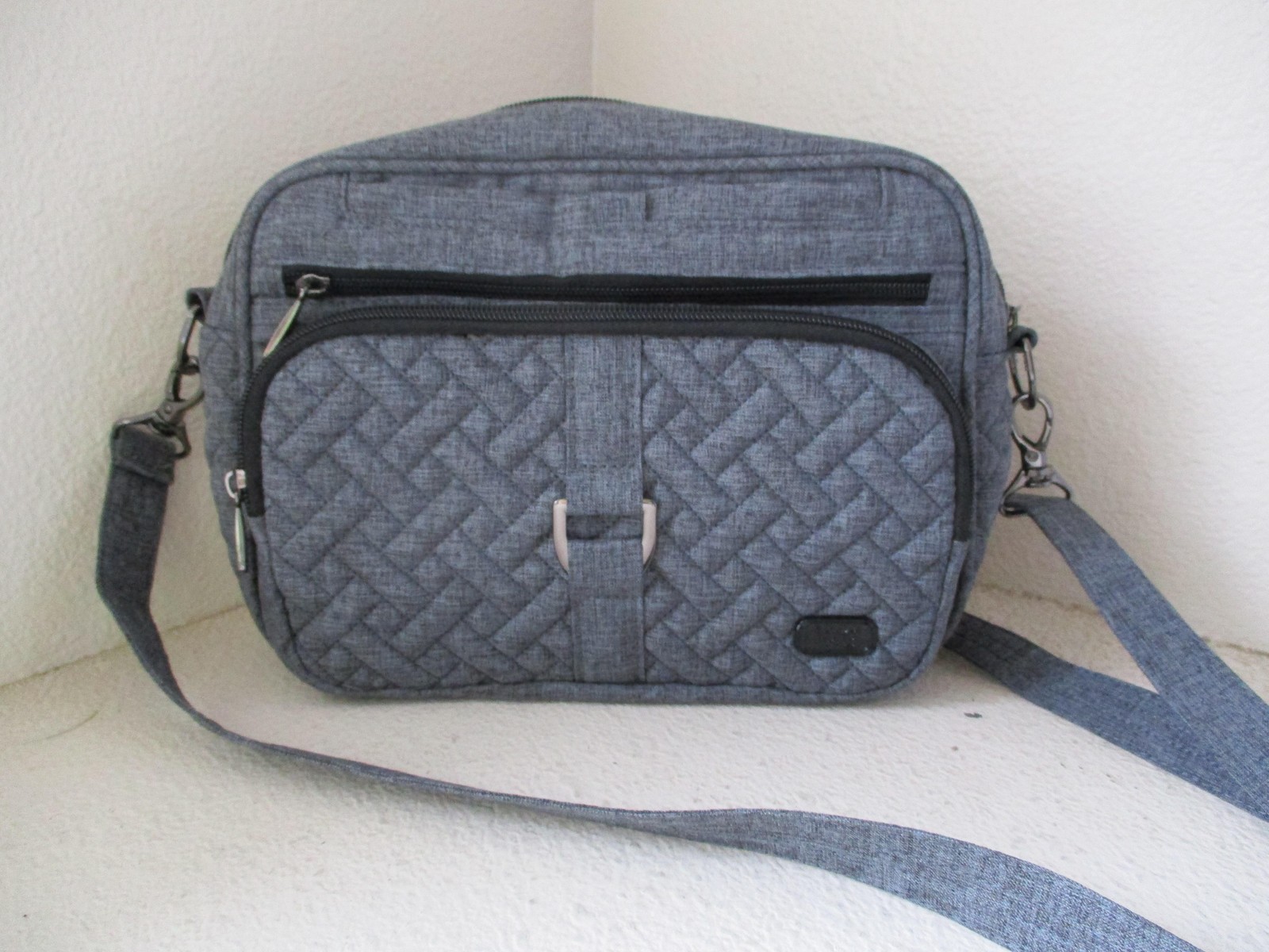 Lug Carousel XL Bag Purse Gray Quilted Crossbody Adjustable Shoulder Strap Trave