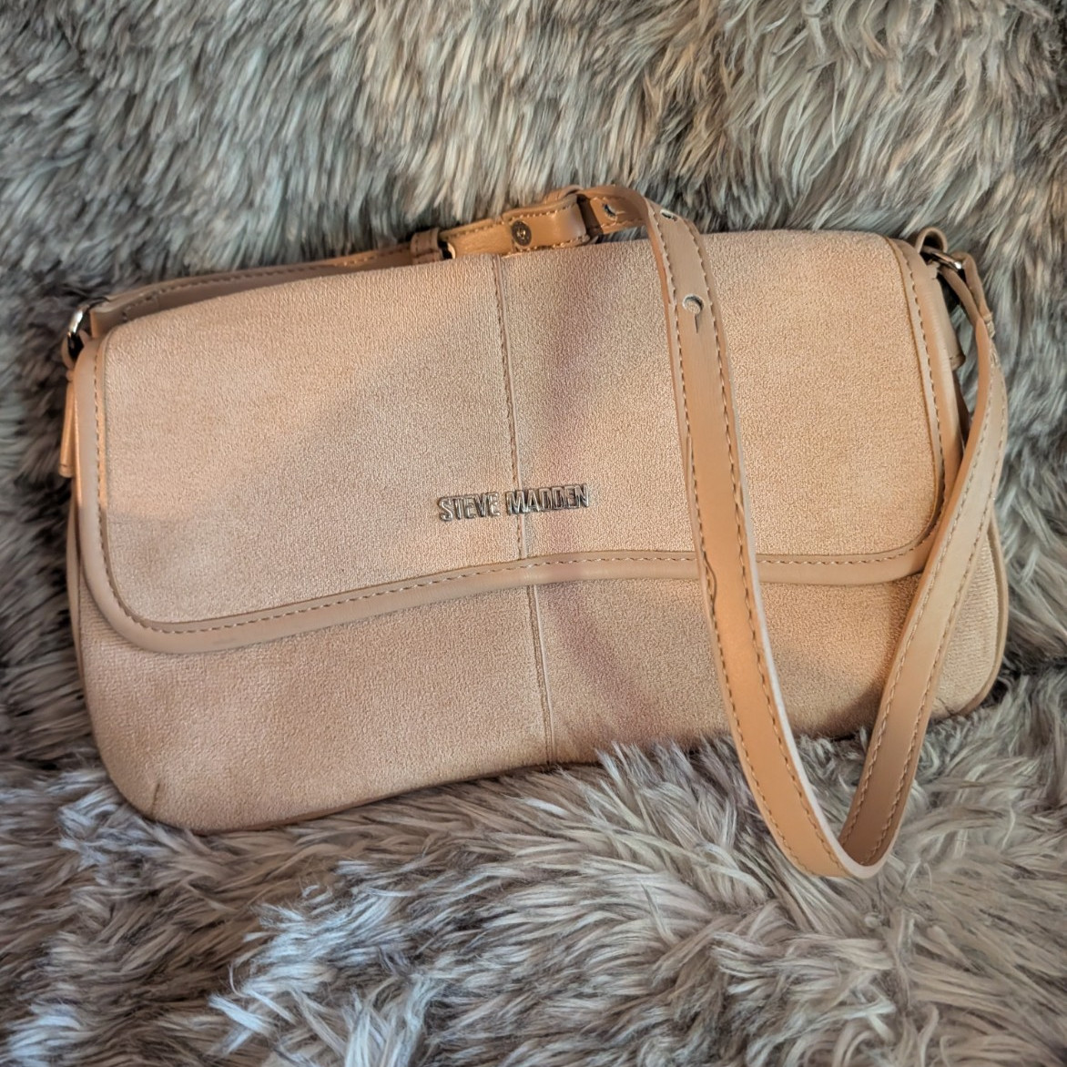 Steve Madden Beige Rectangle Shoulder Bag Logo Accent, Adj/Det Strap, Silver
